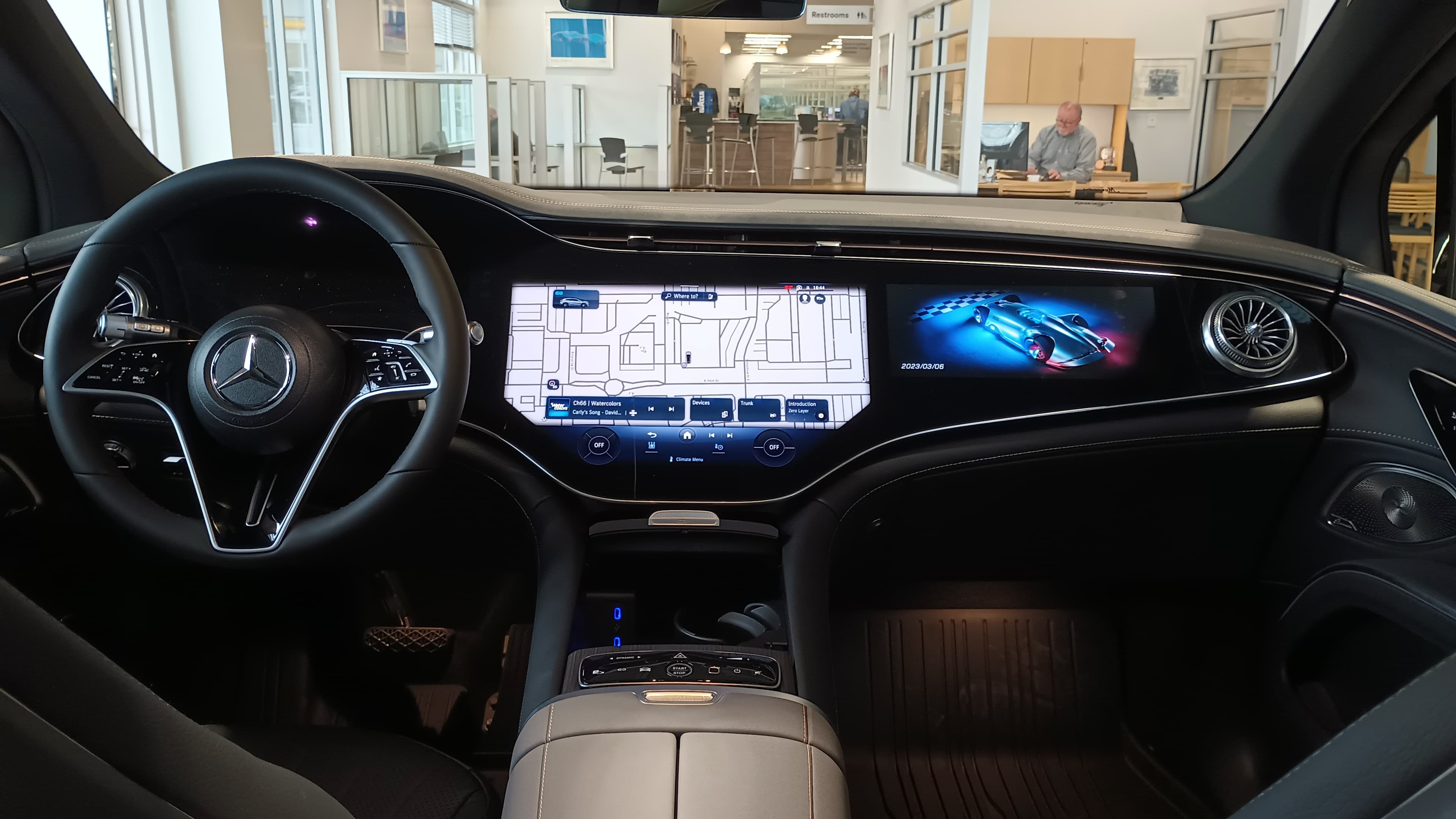 MERCEDES EQS — photo 1