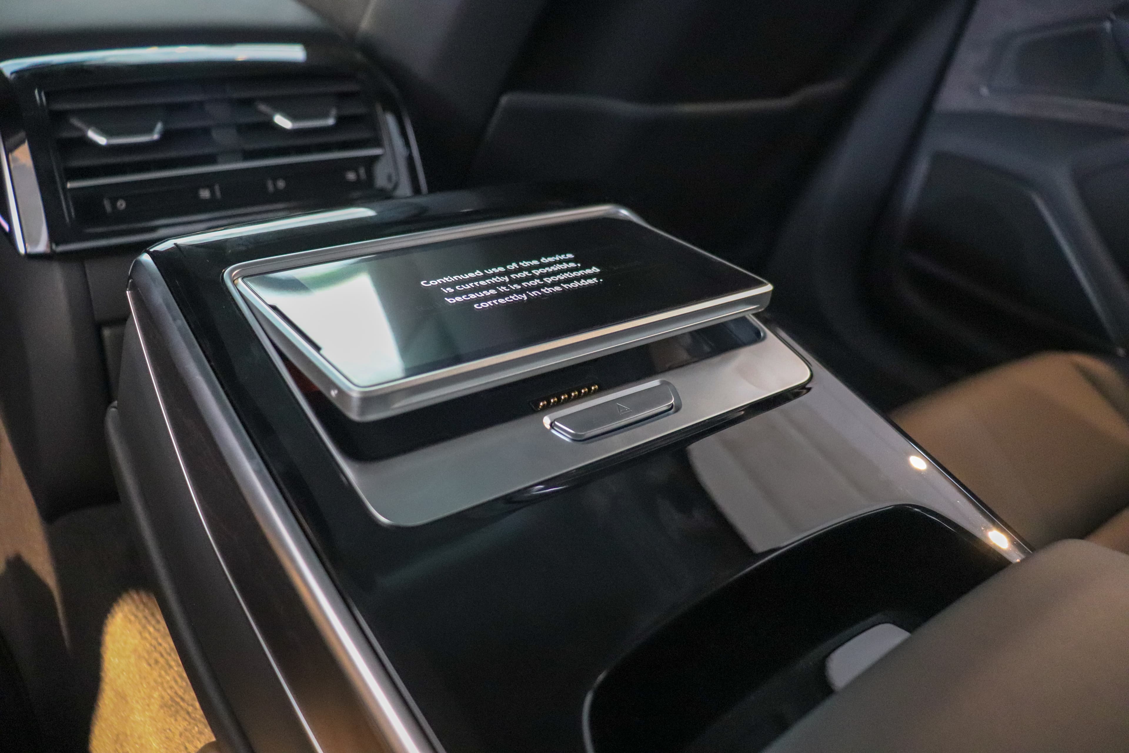 AUDI A8 — photo 3