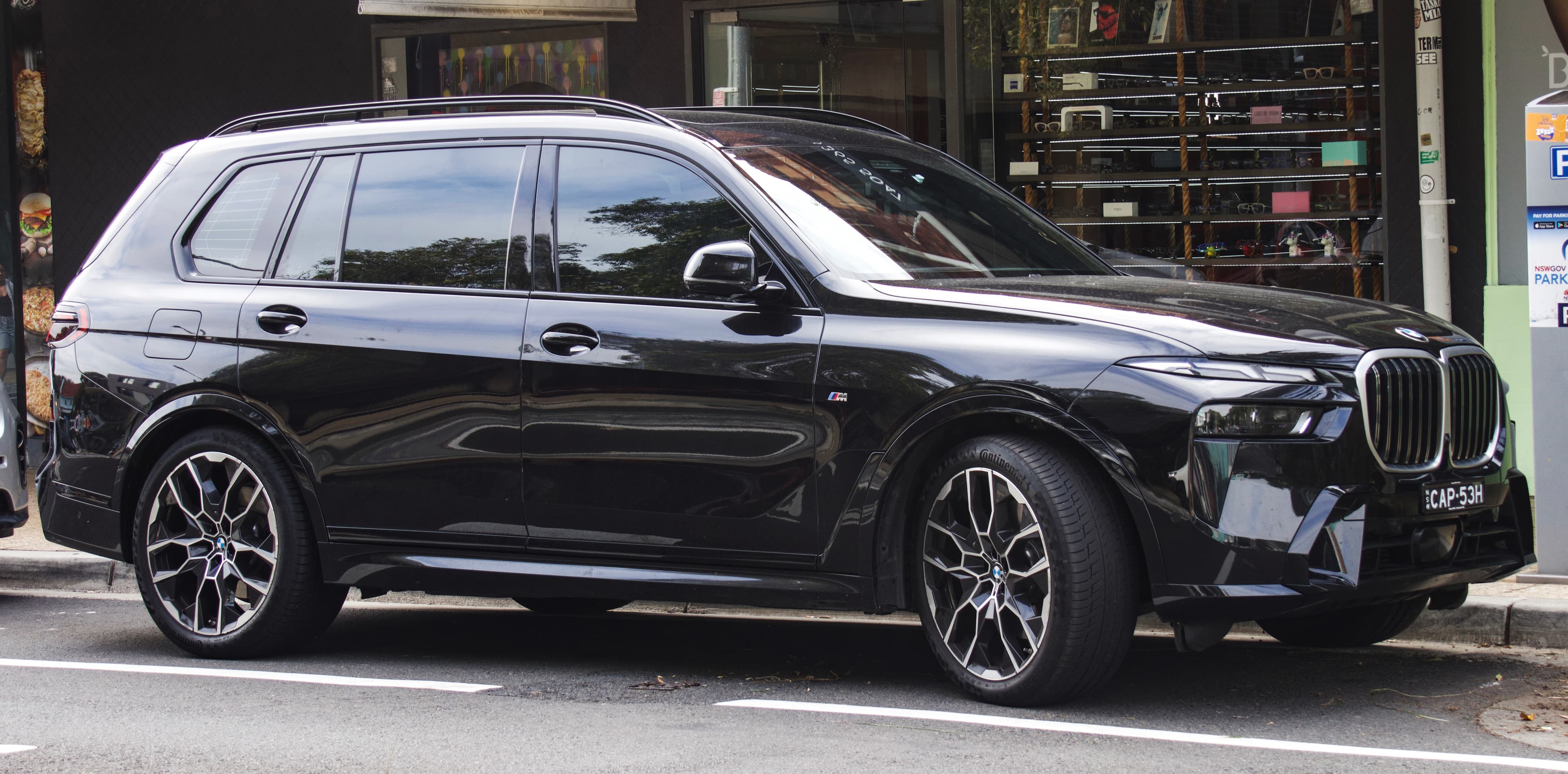 BMW X7 — photo 1