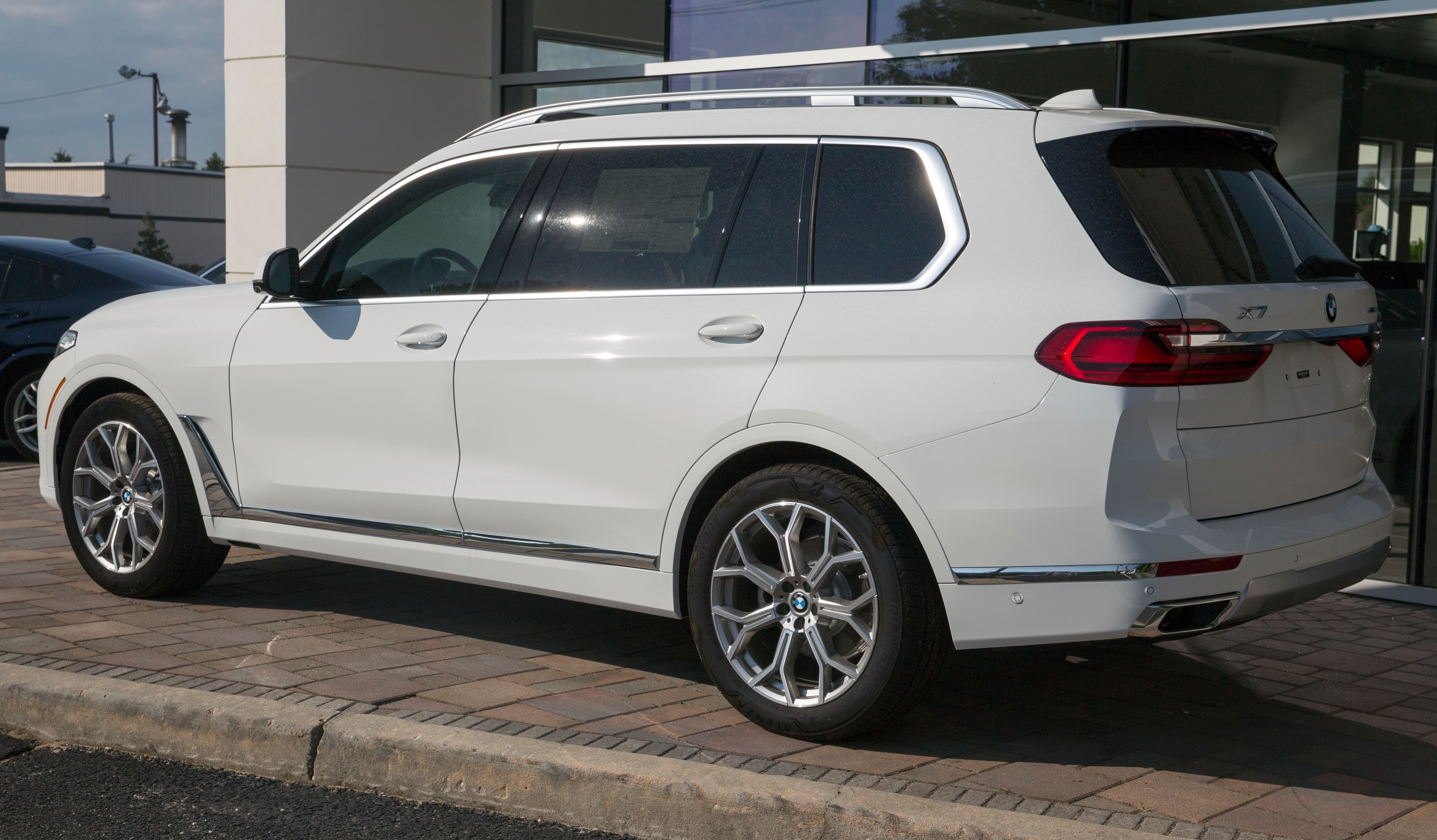 BMW X7 — photo 2