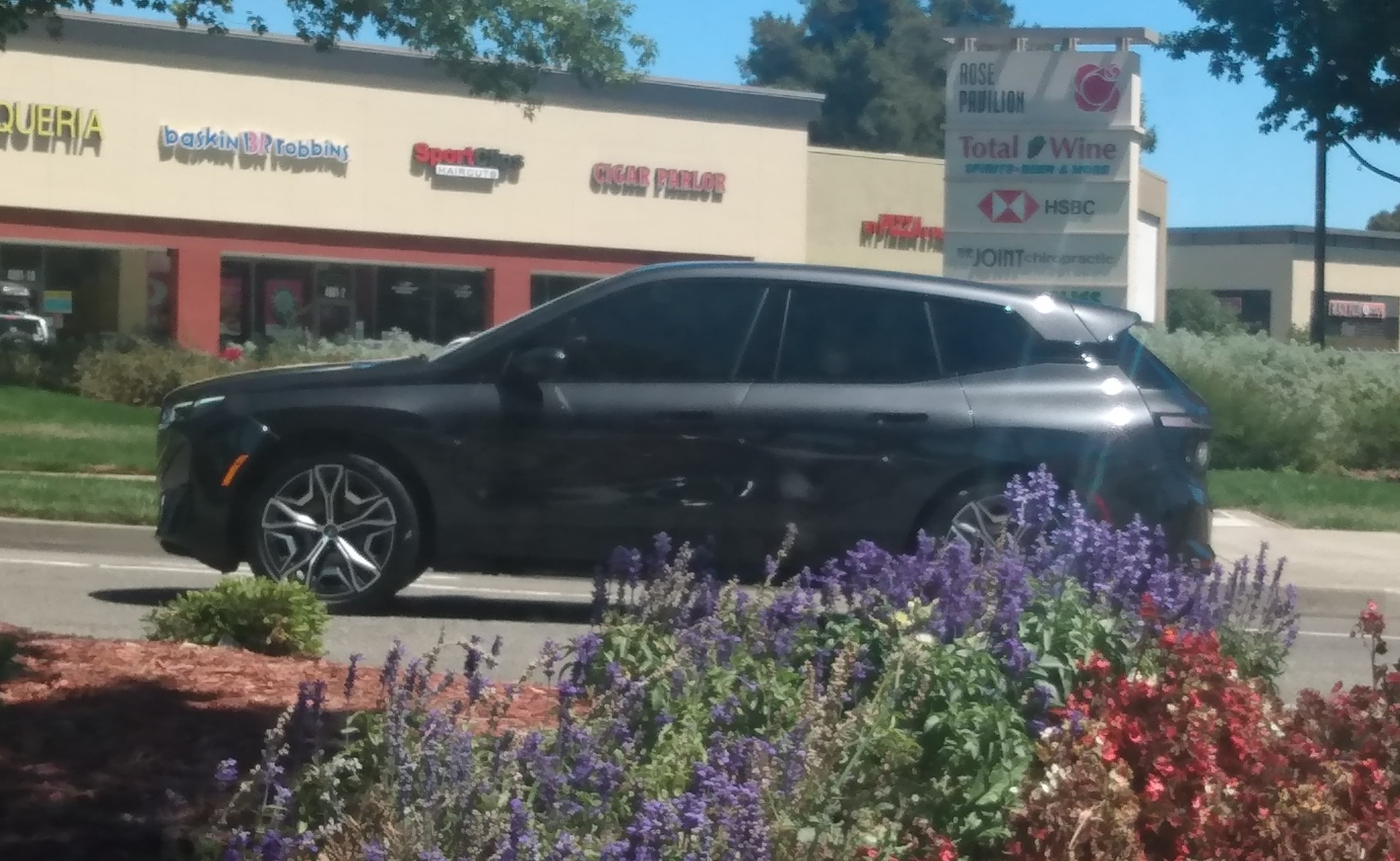 BMW iX — photo 2