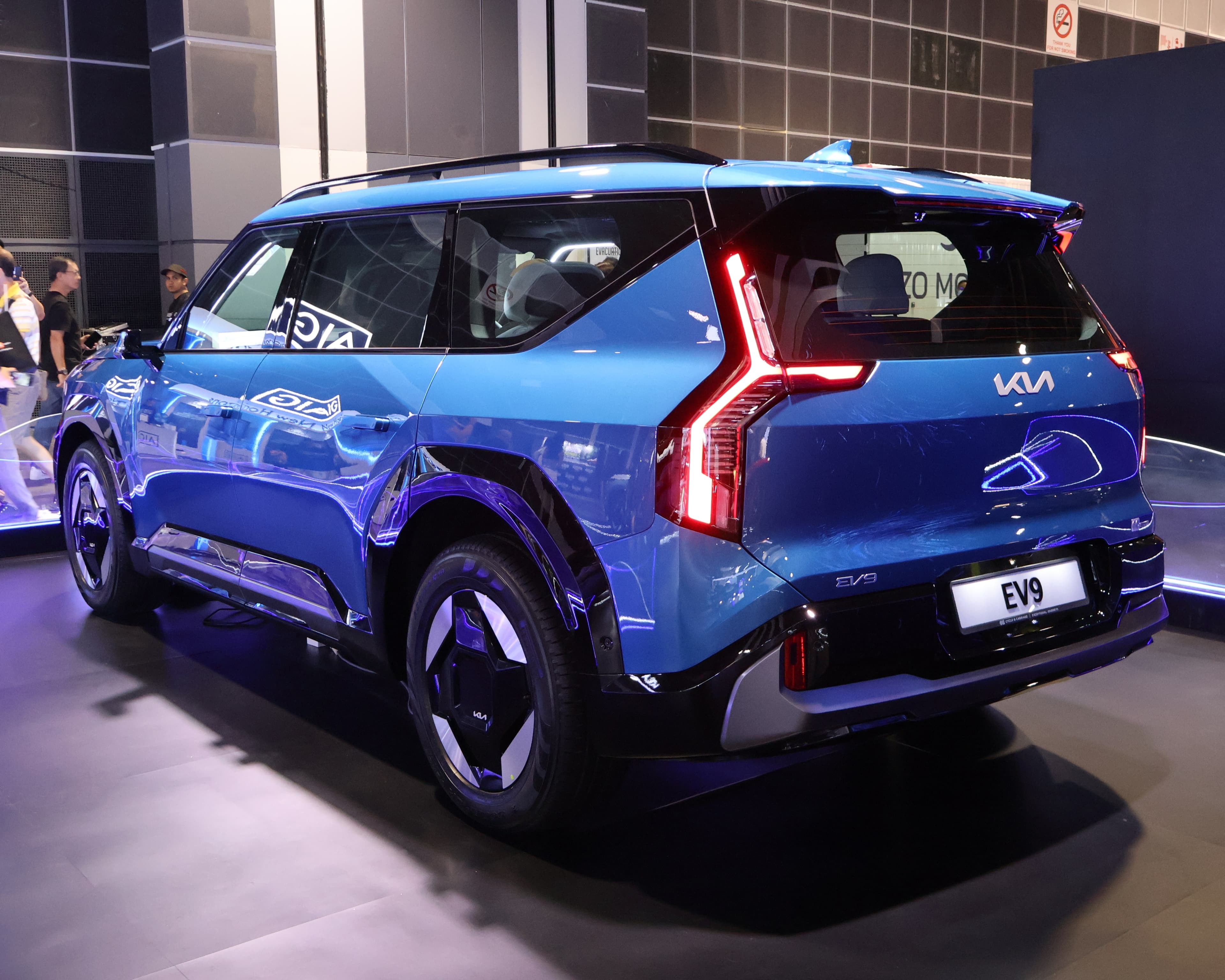 KIA EV9 — photo 2