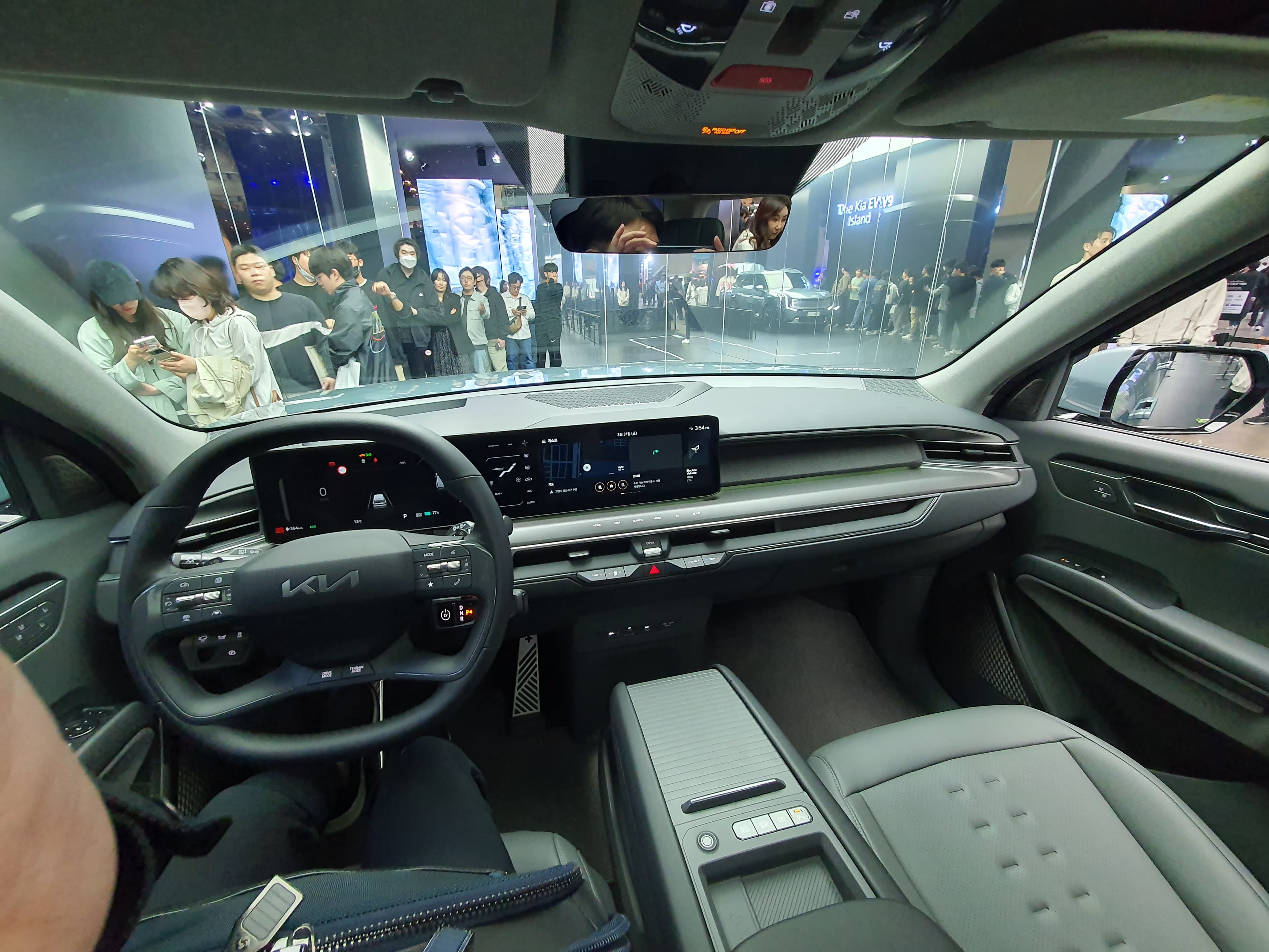 KIA EV9 — photo 1