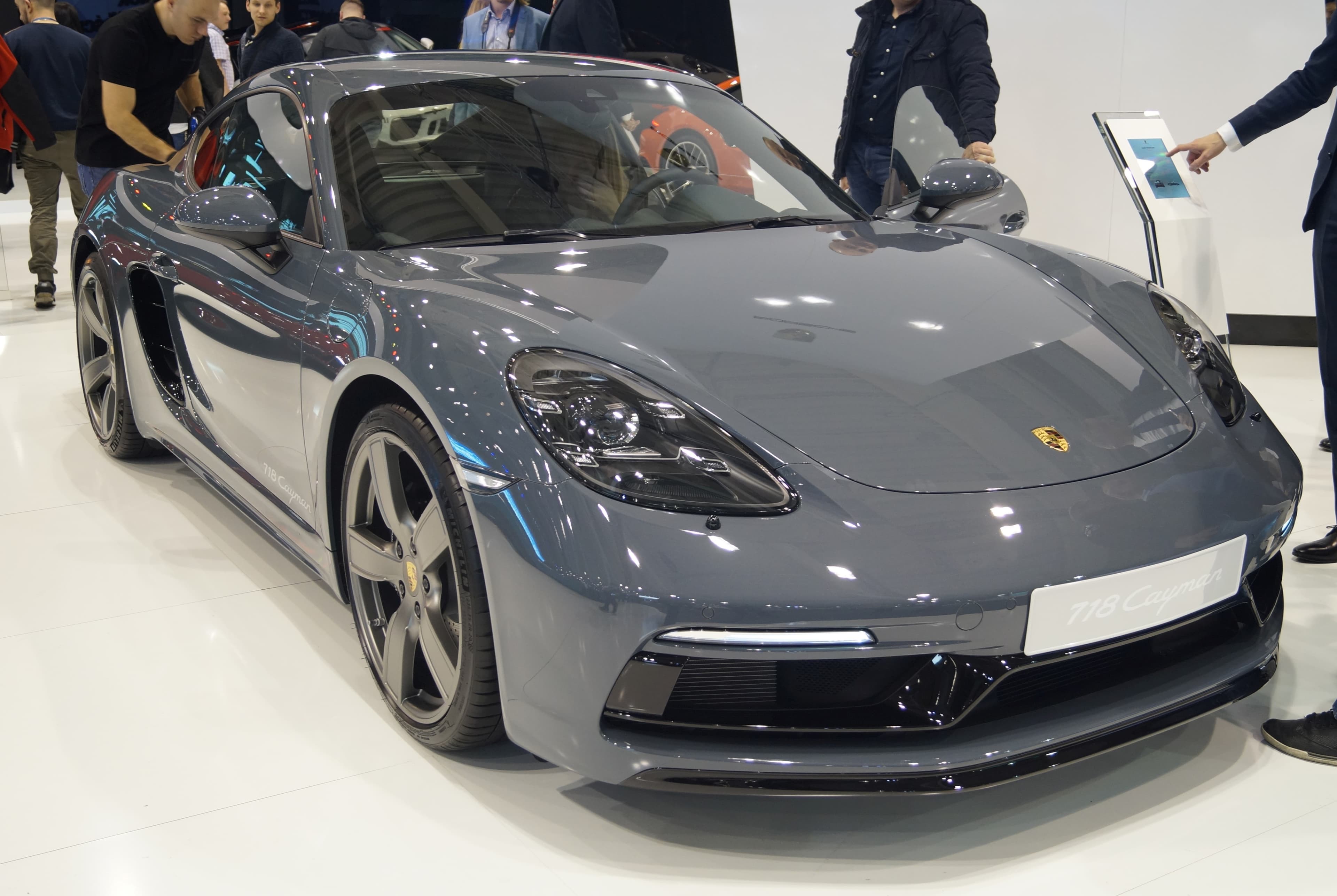 PORSCHE 718 Cayman