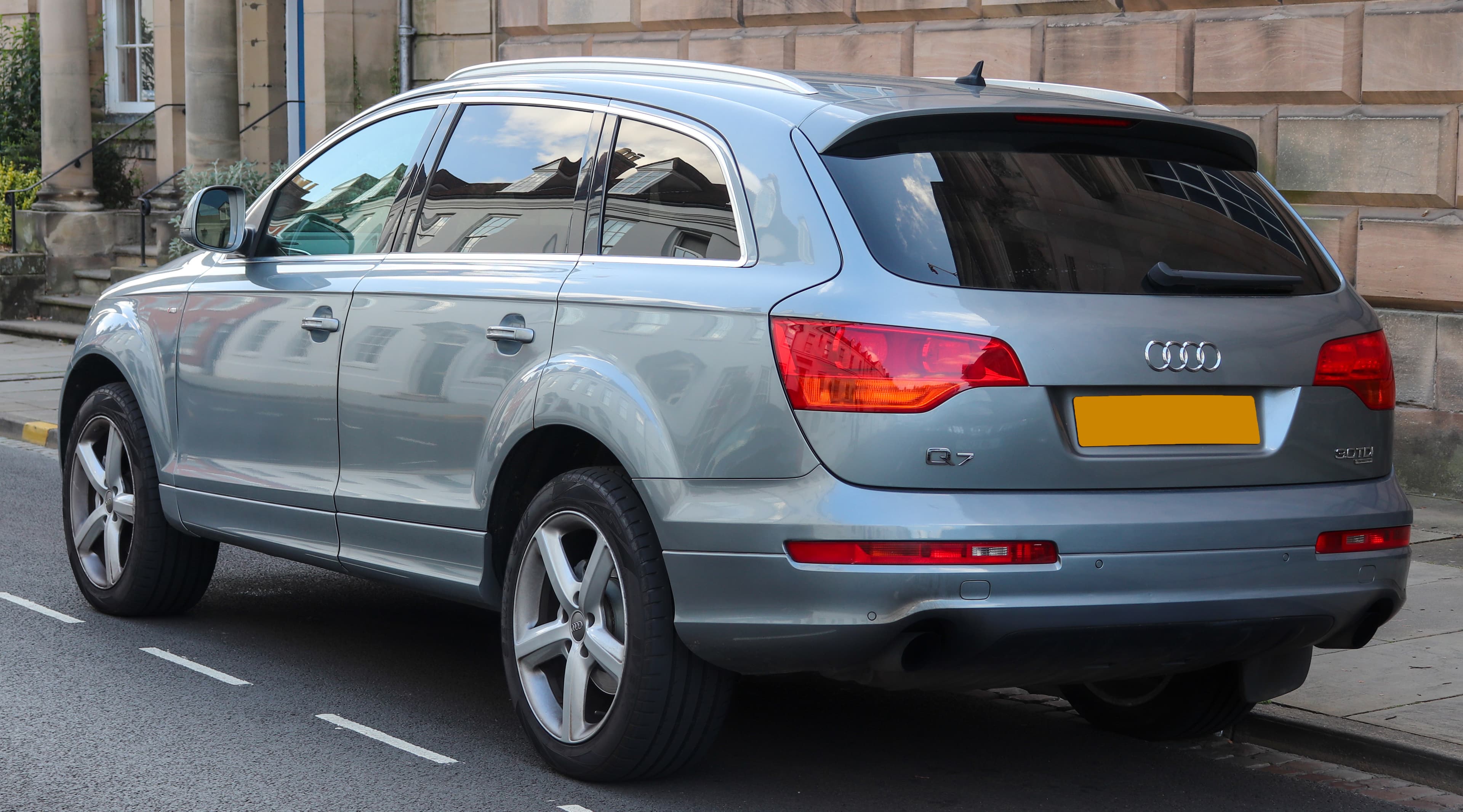 AUDI Q7 — photo 4