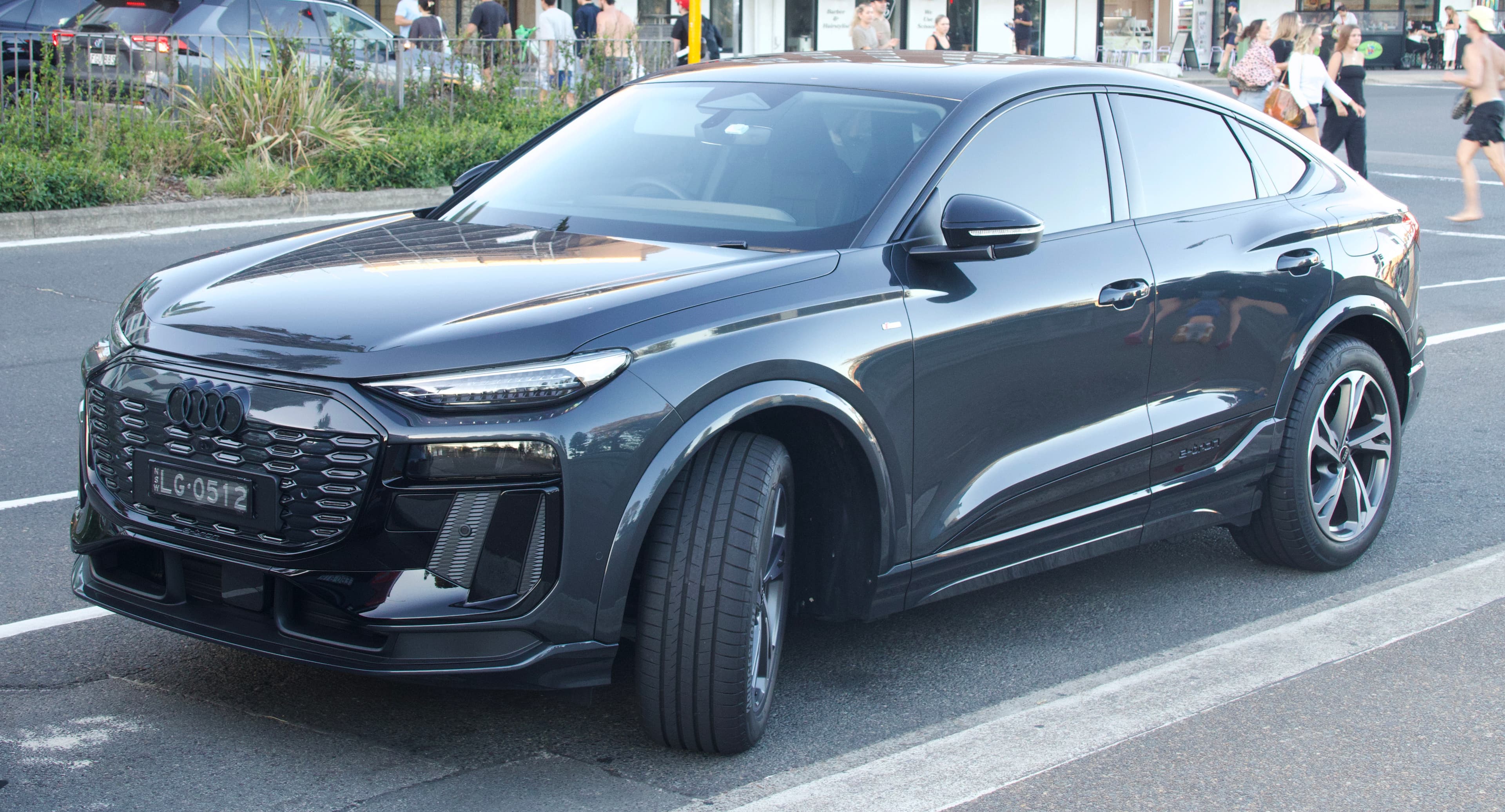 AUDI Q6 e-tron — photo 1