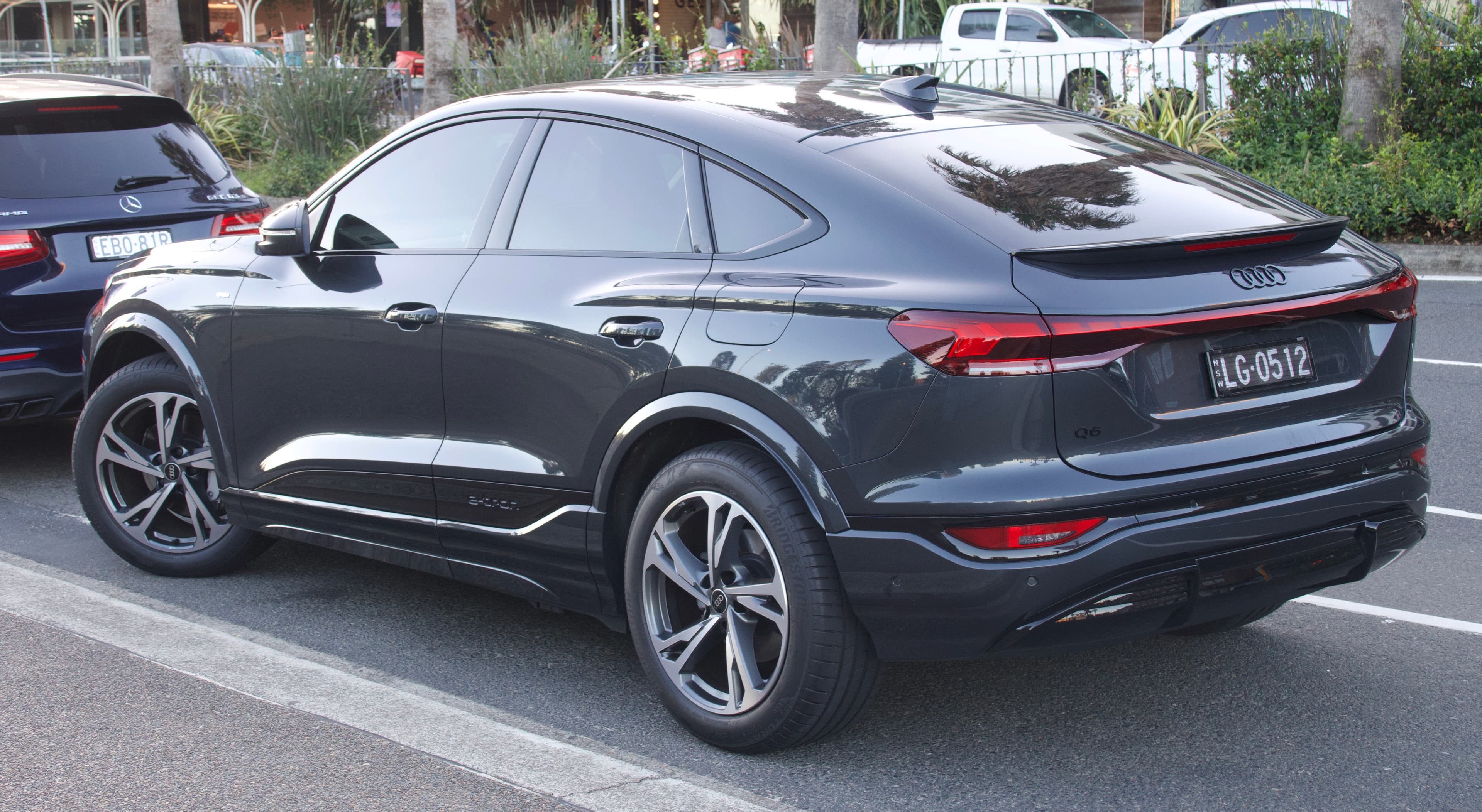 AUDI Q6 e-tron — photo 2