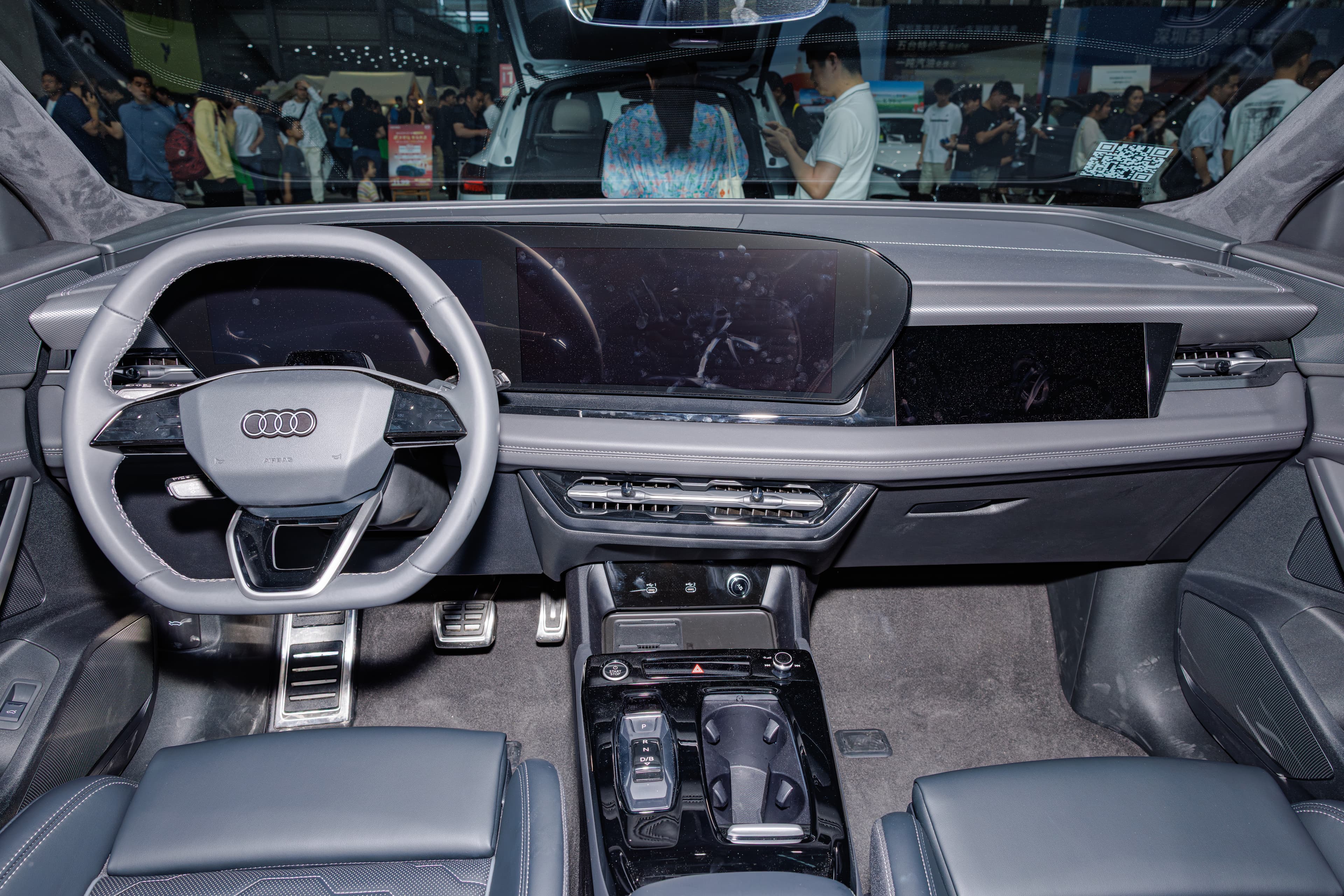 AUDI Q6 e-tron — photo 1
