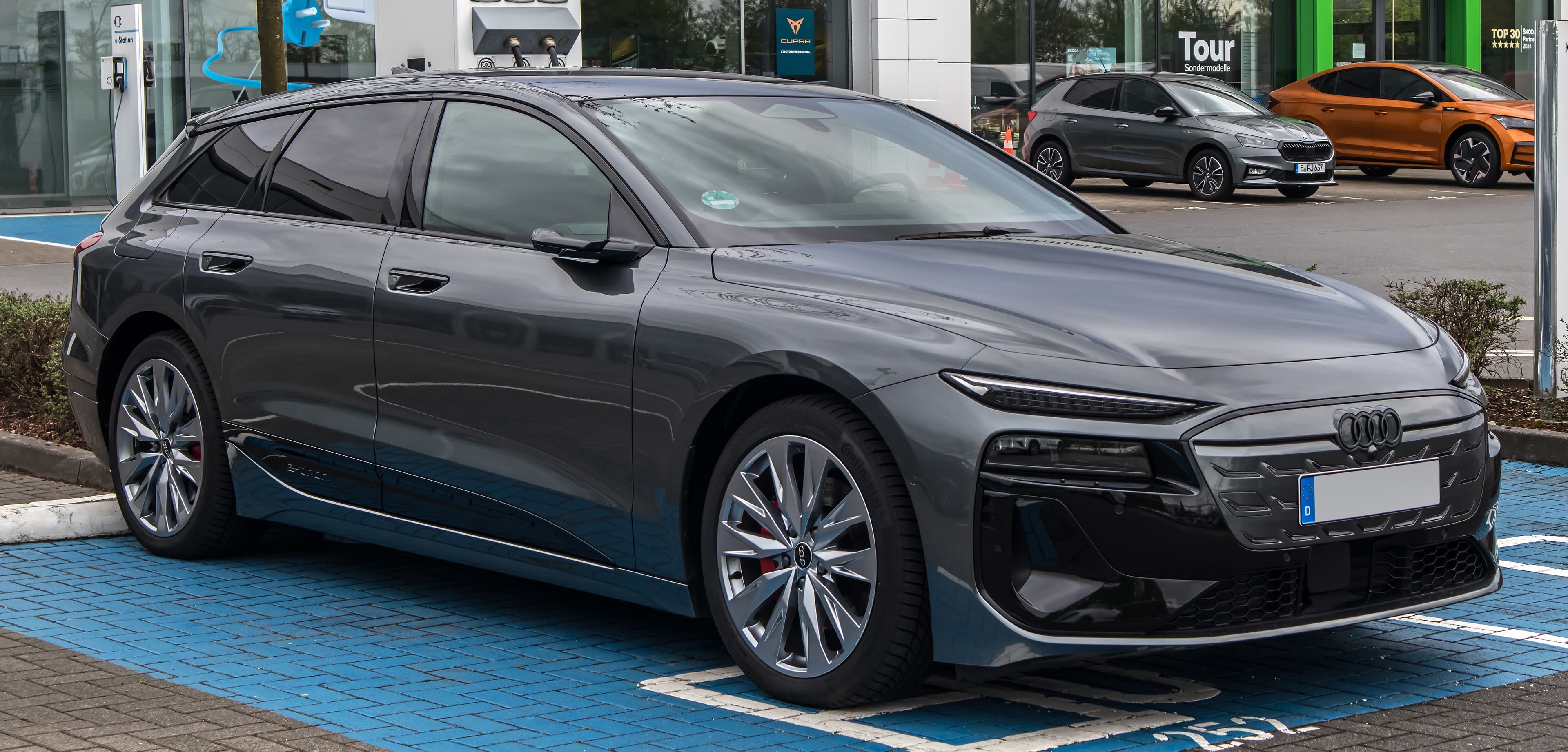 AUDI A6 e-tron — photo 1