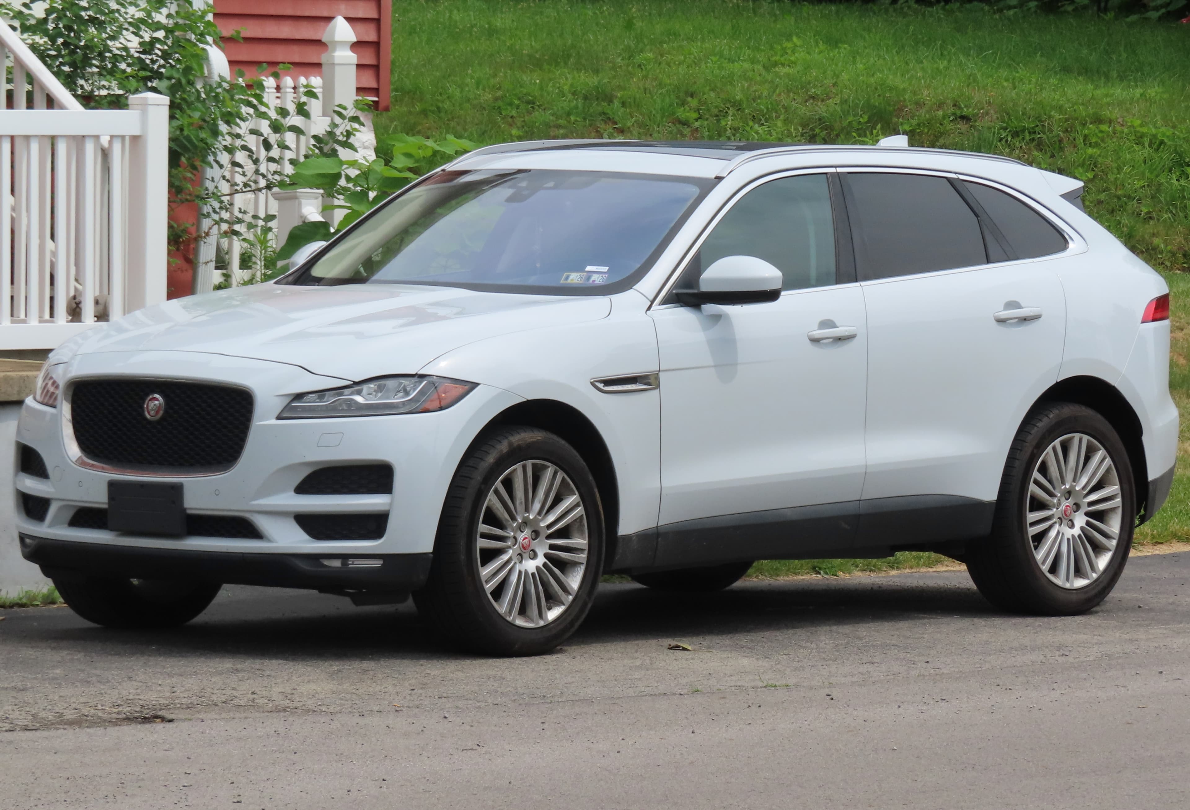 JAGUAR F-Pace
