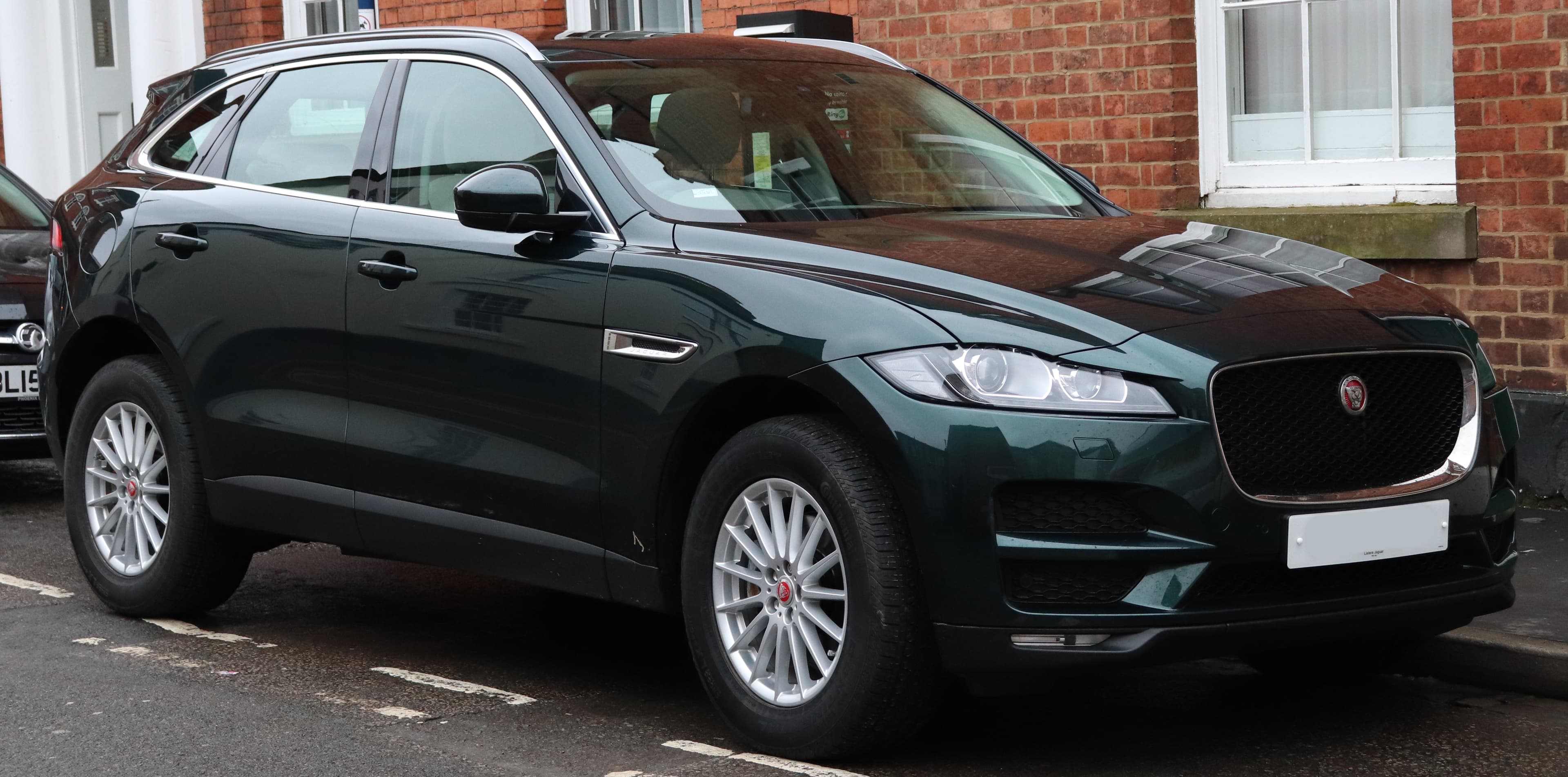 JAGUAR F-Pace — photo 1