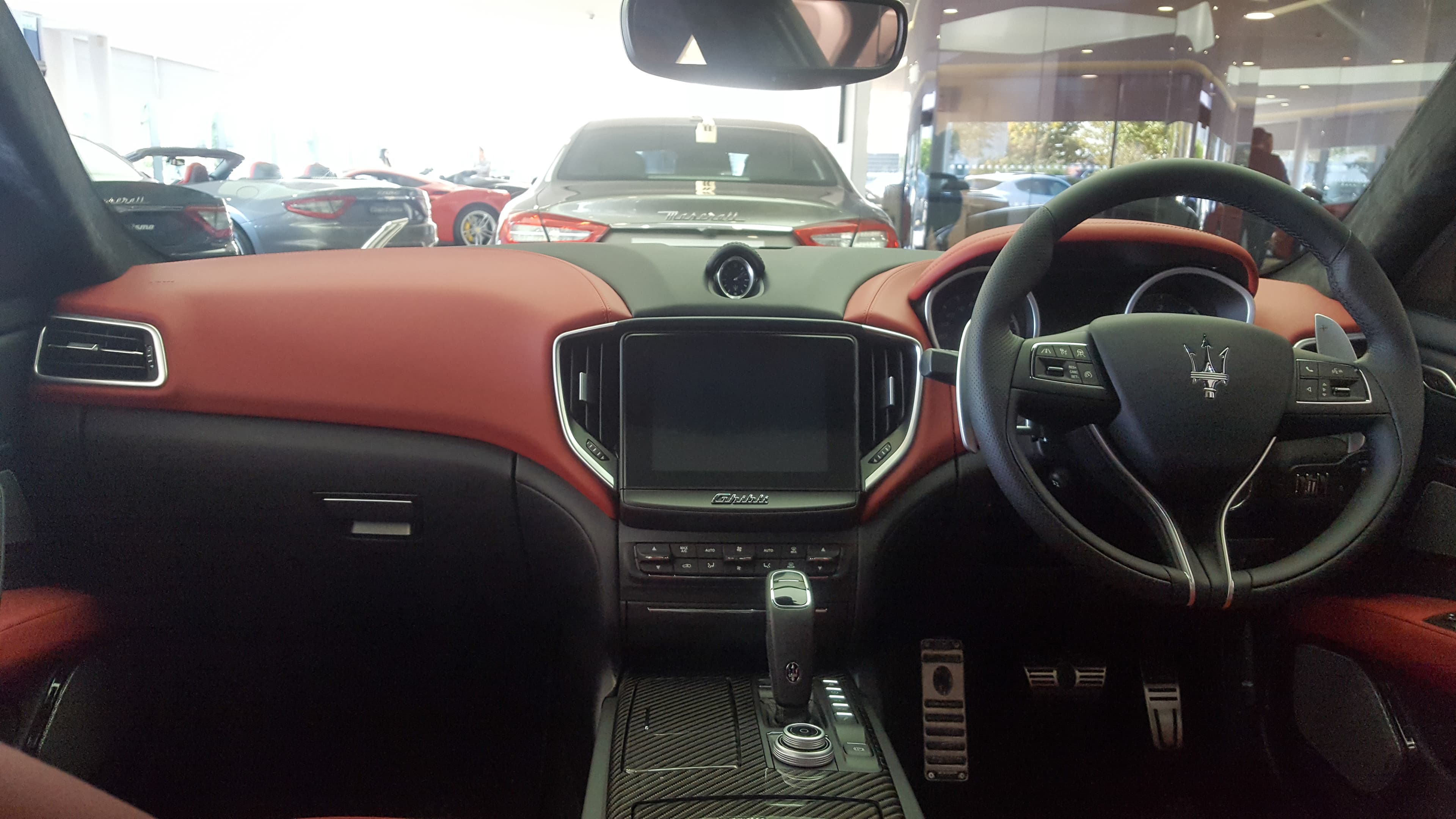 MASERATI Ghibli — photo 1