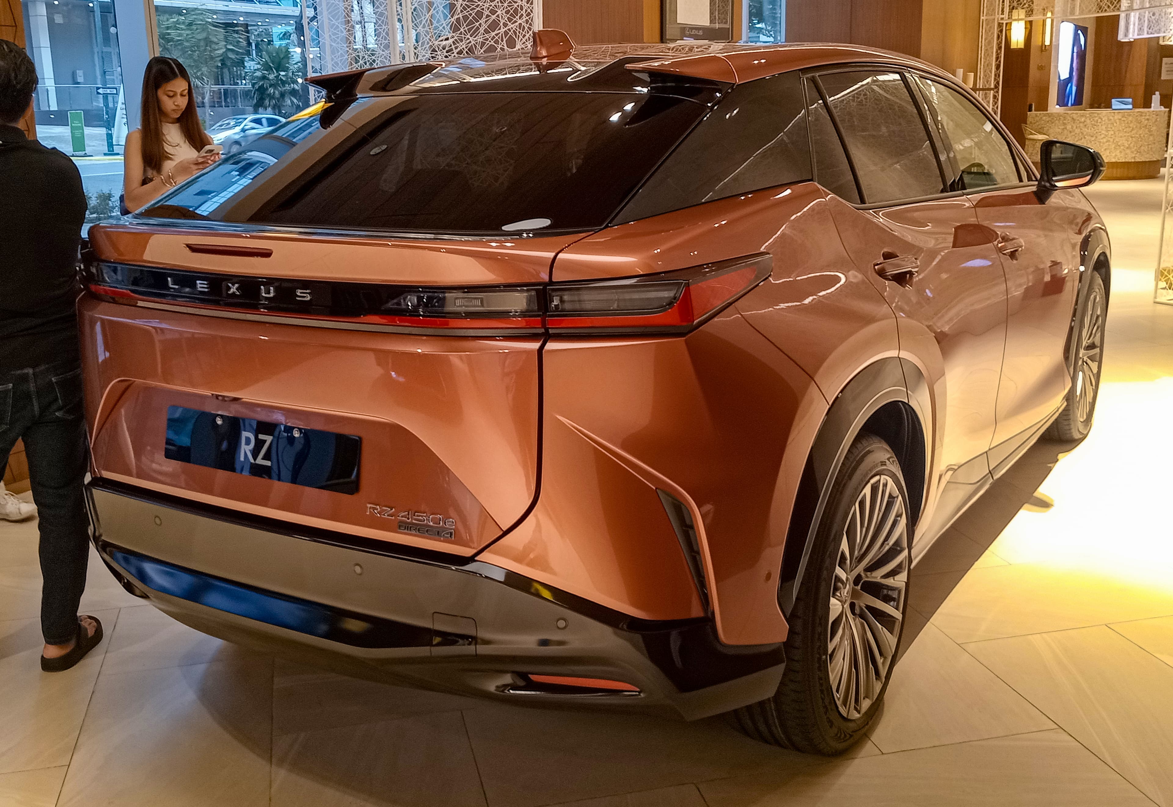 LEXUS RZ — photo 2