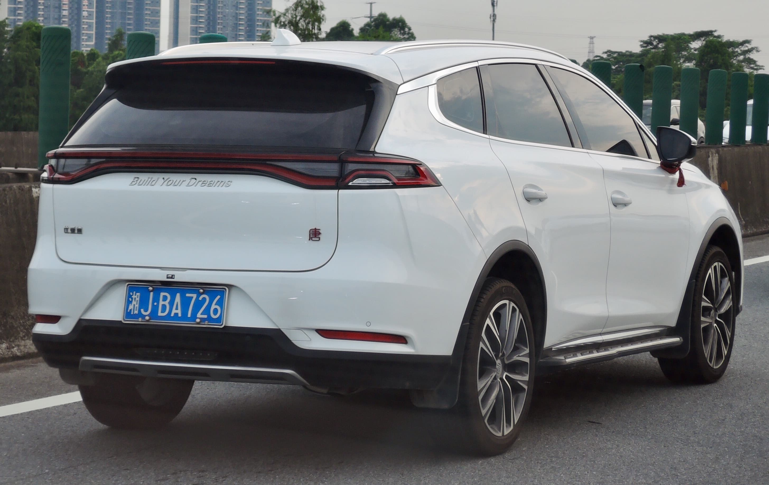 BYD TANG — photo 1