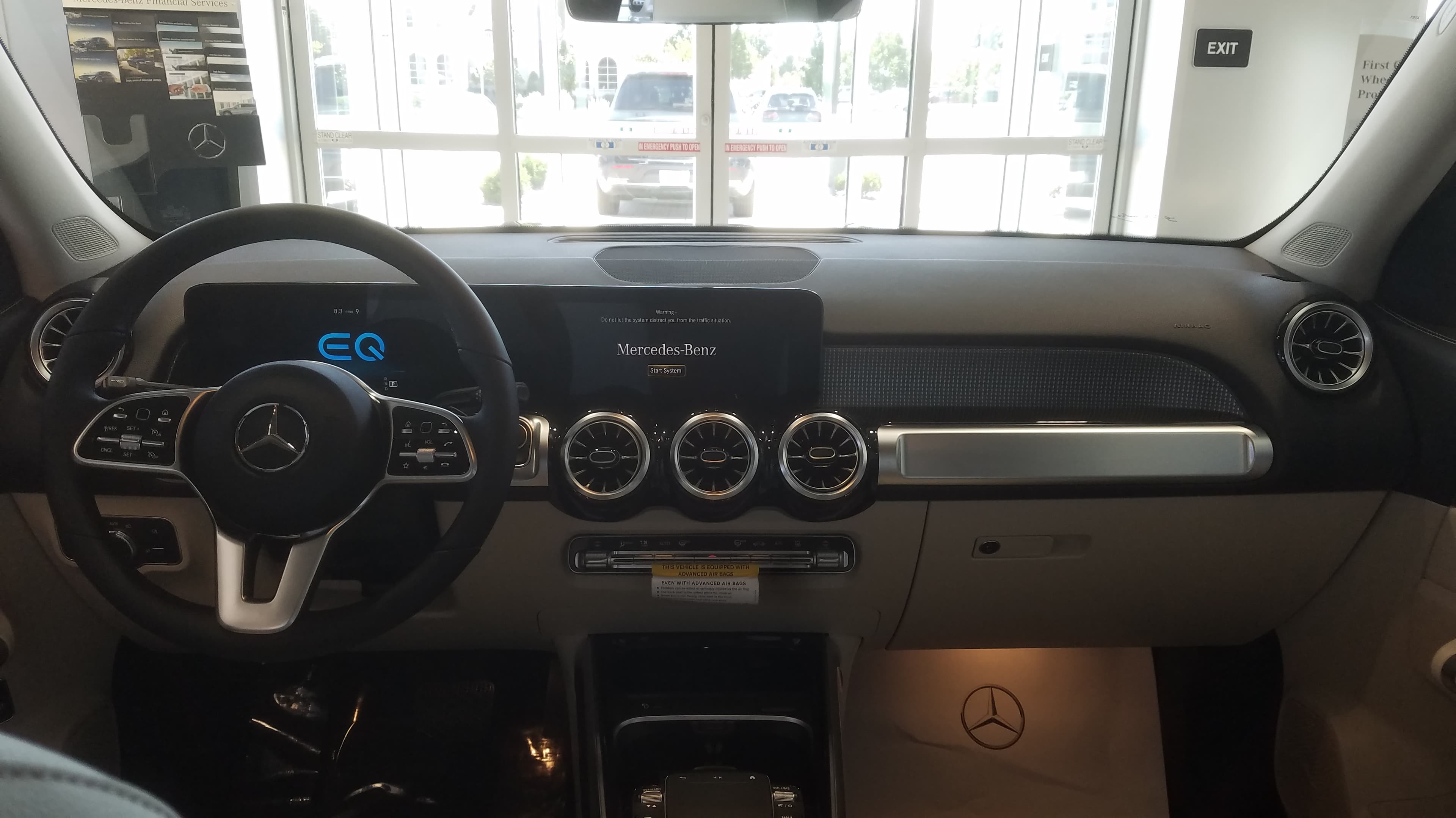 MERCEDES EQB — photo 1