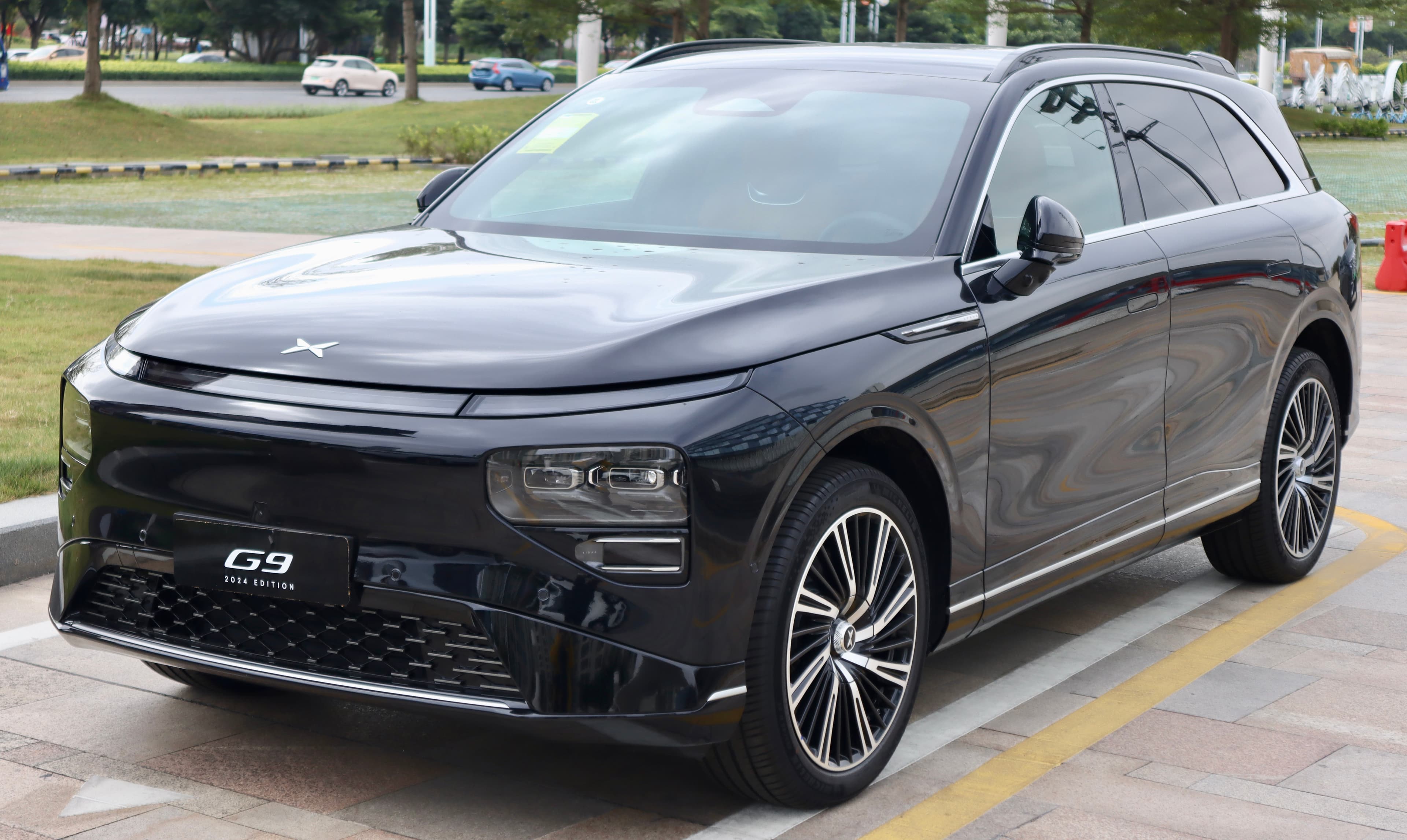 XPENG G9 — photo 1