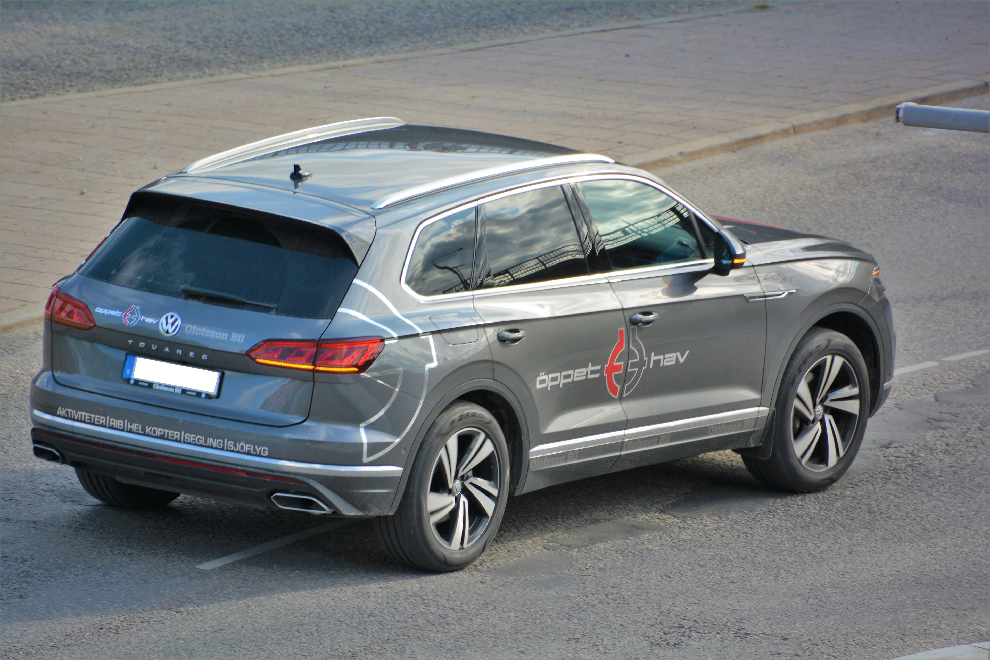 VOLKSWAGEN Touareg