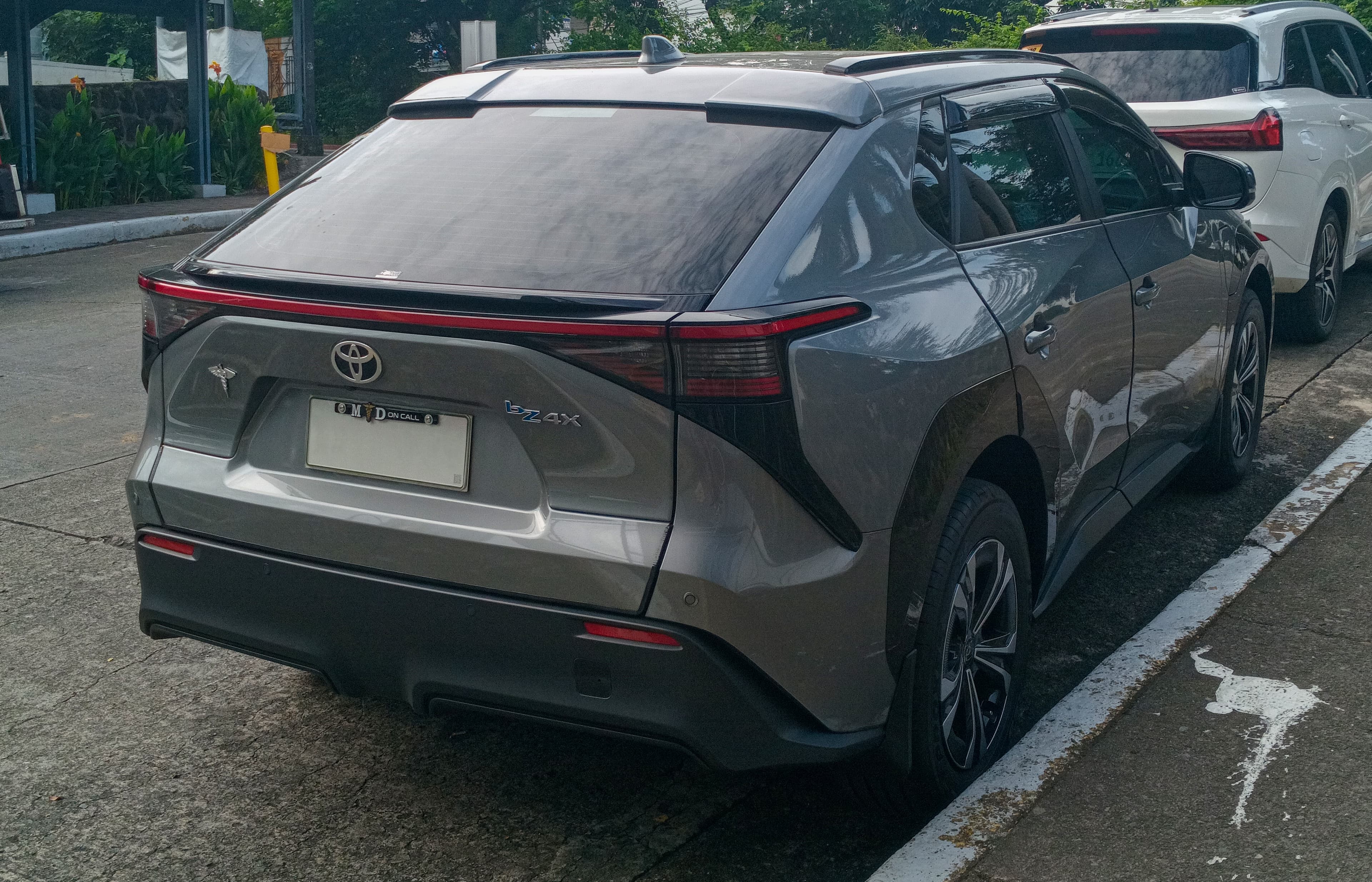TOYOTA bZ4X — photo 3
