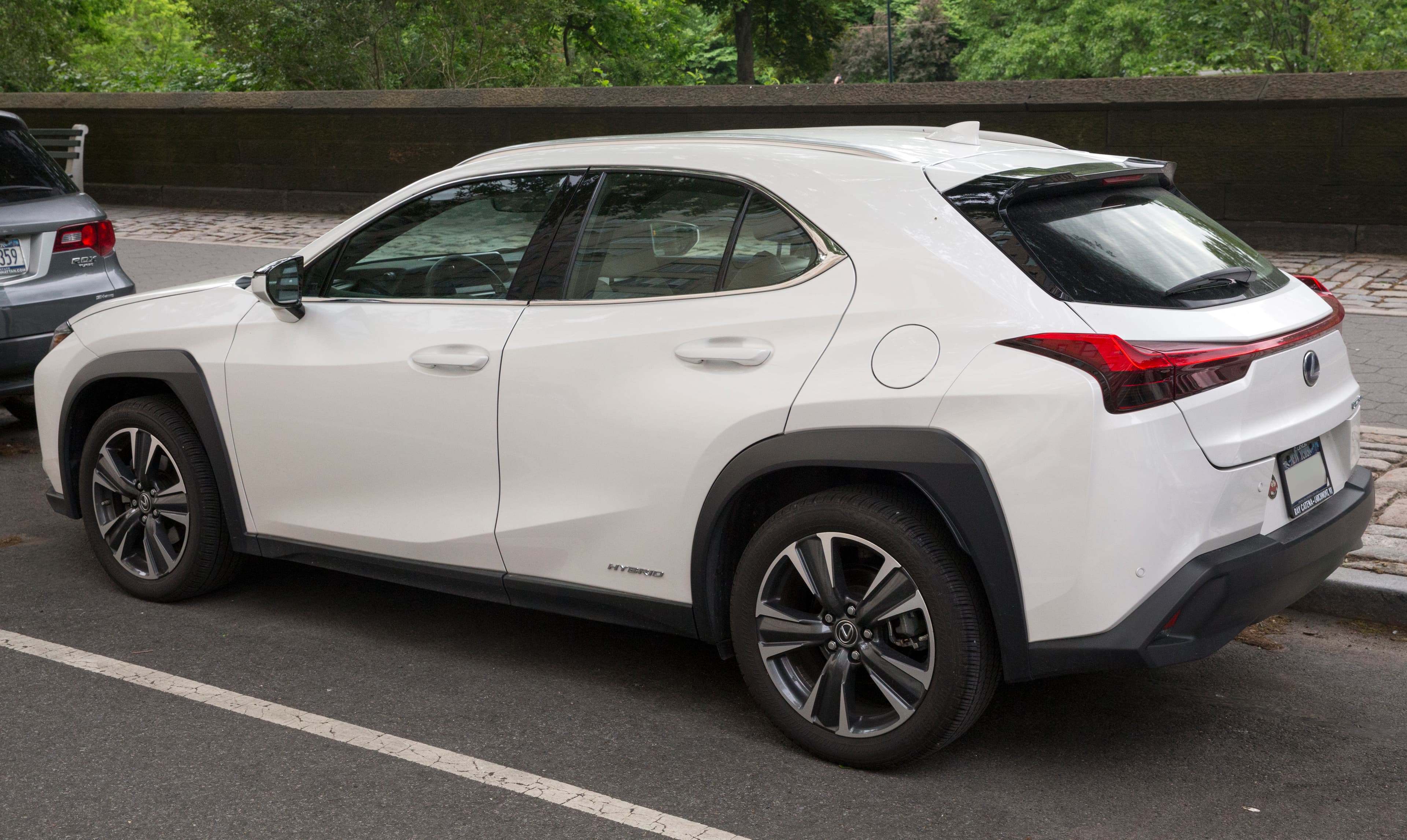 LEXUS UX — photo 3