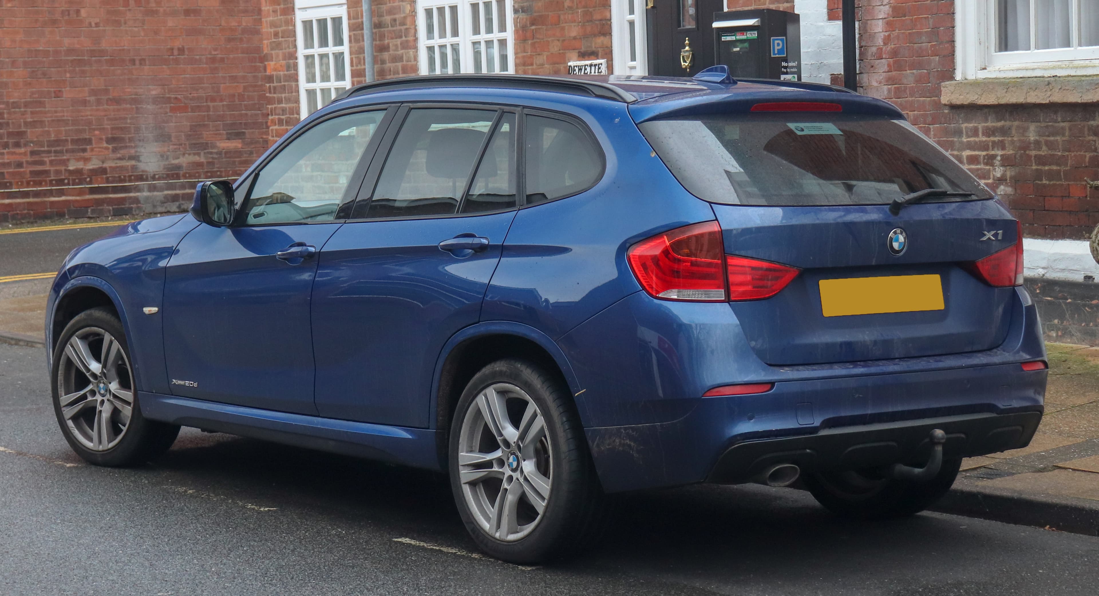 BMW X1 — photo 1