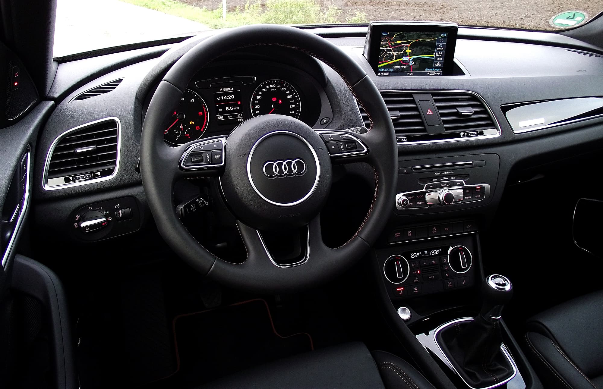 AUDI Q3 — photo 1