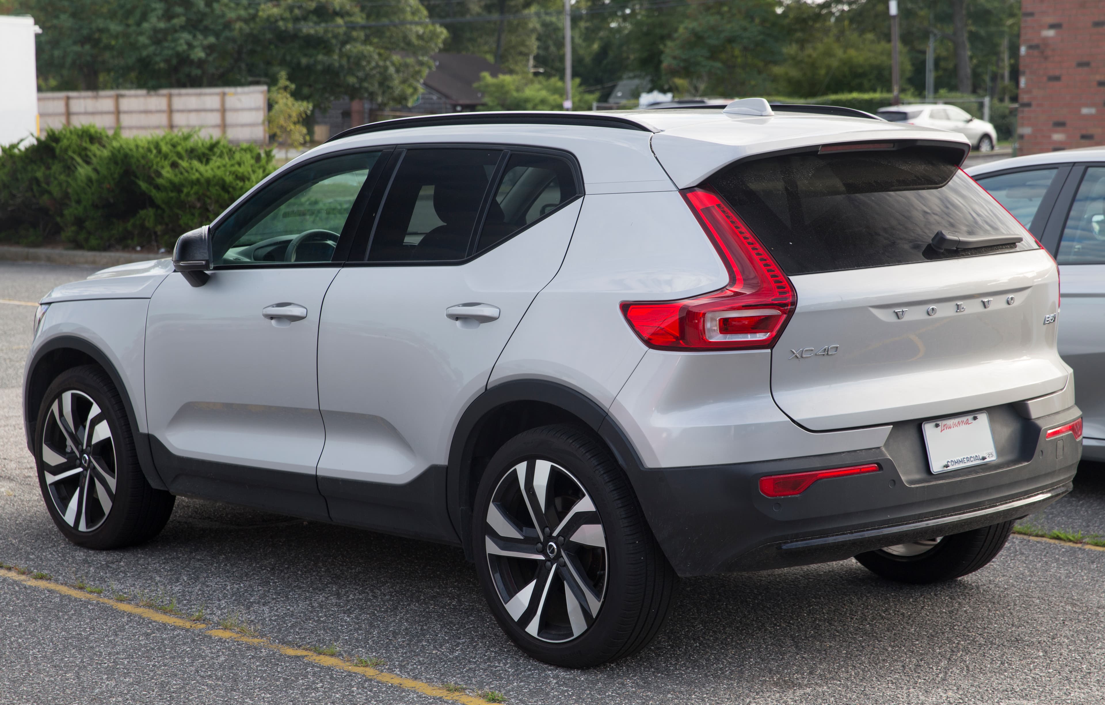 VOLVO XC40 — photo 2