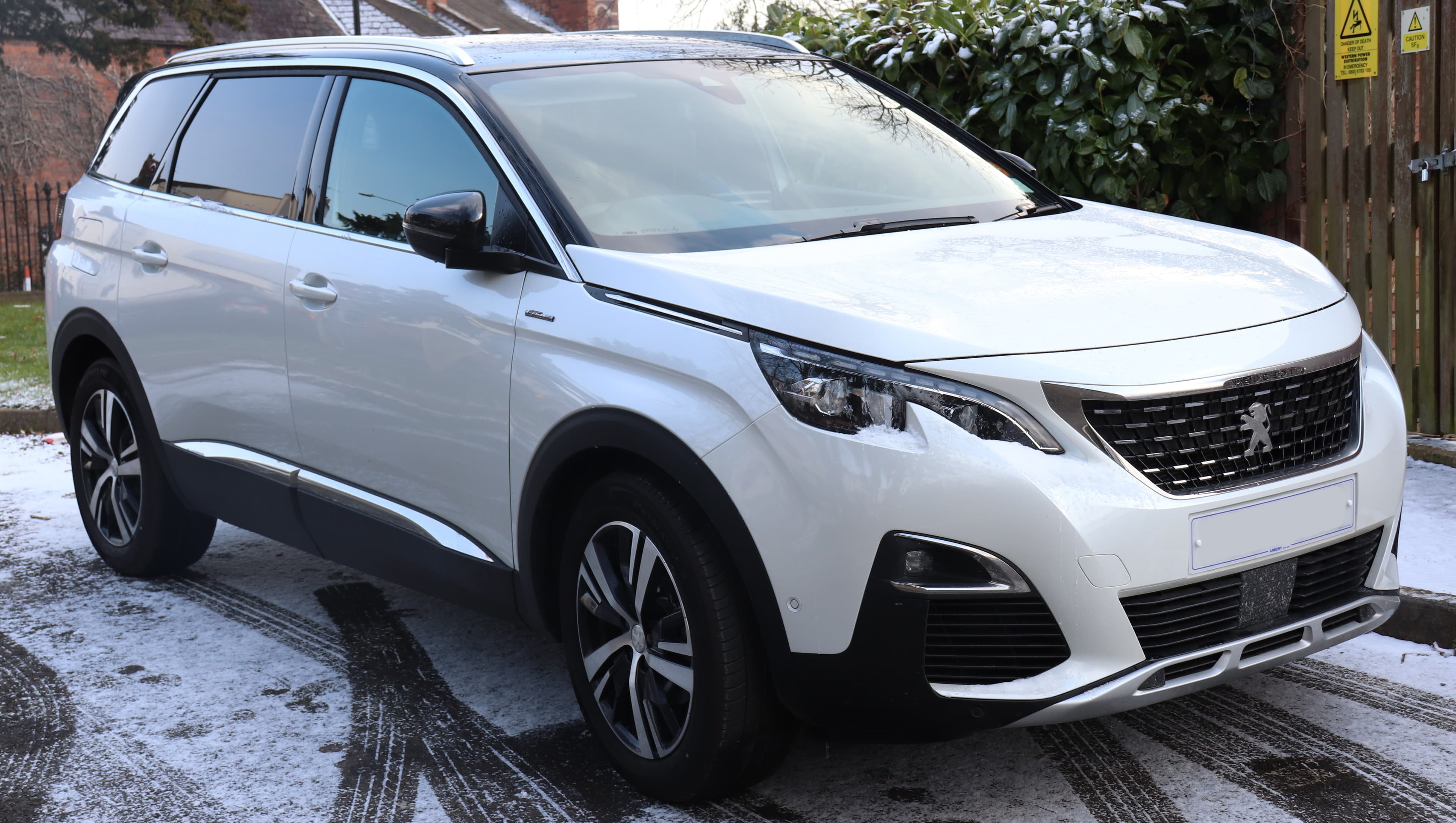 PEUGEOT 5008
