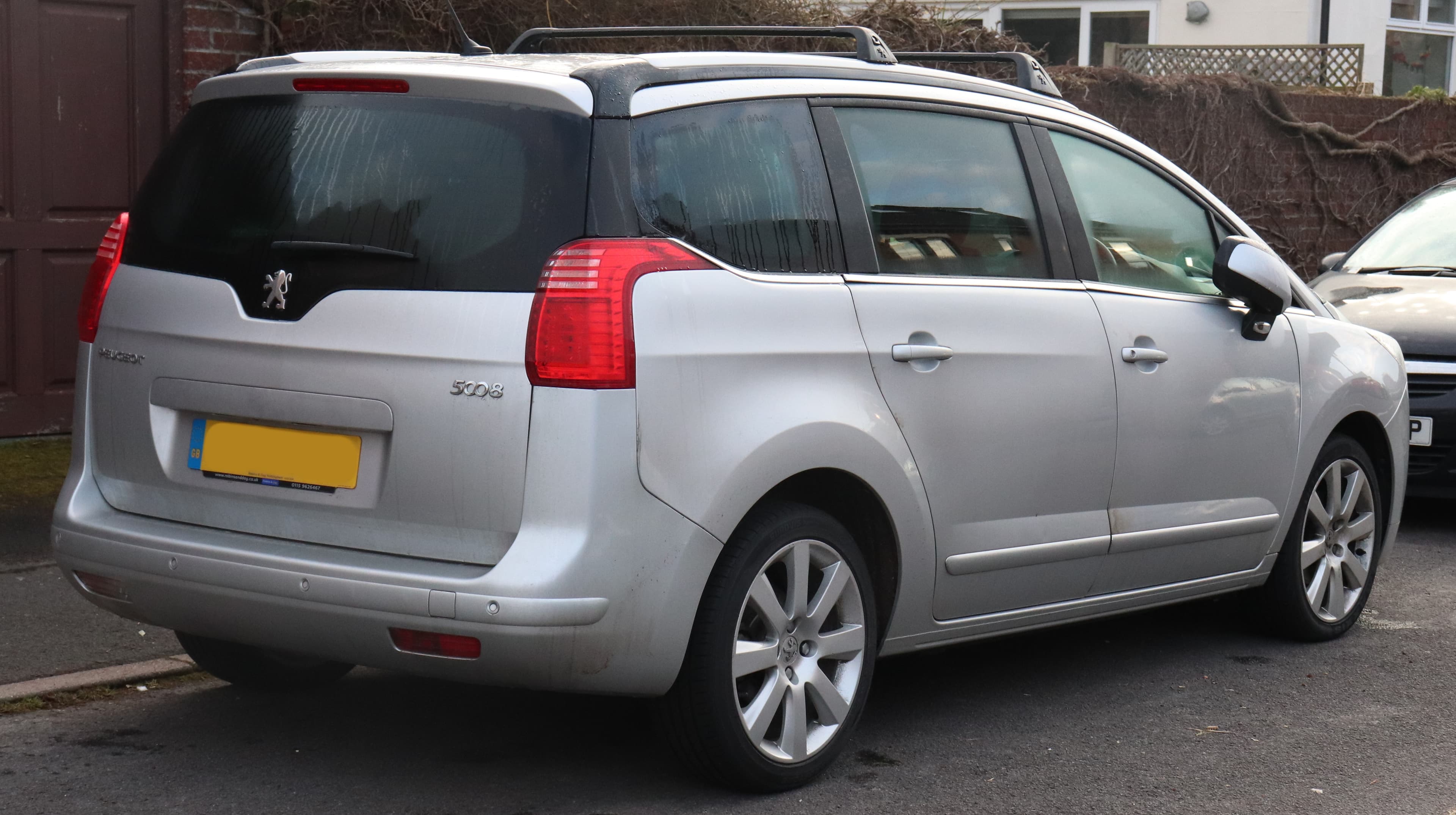 PEUGEOT 5008 — photo 1