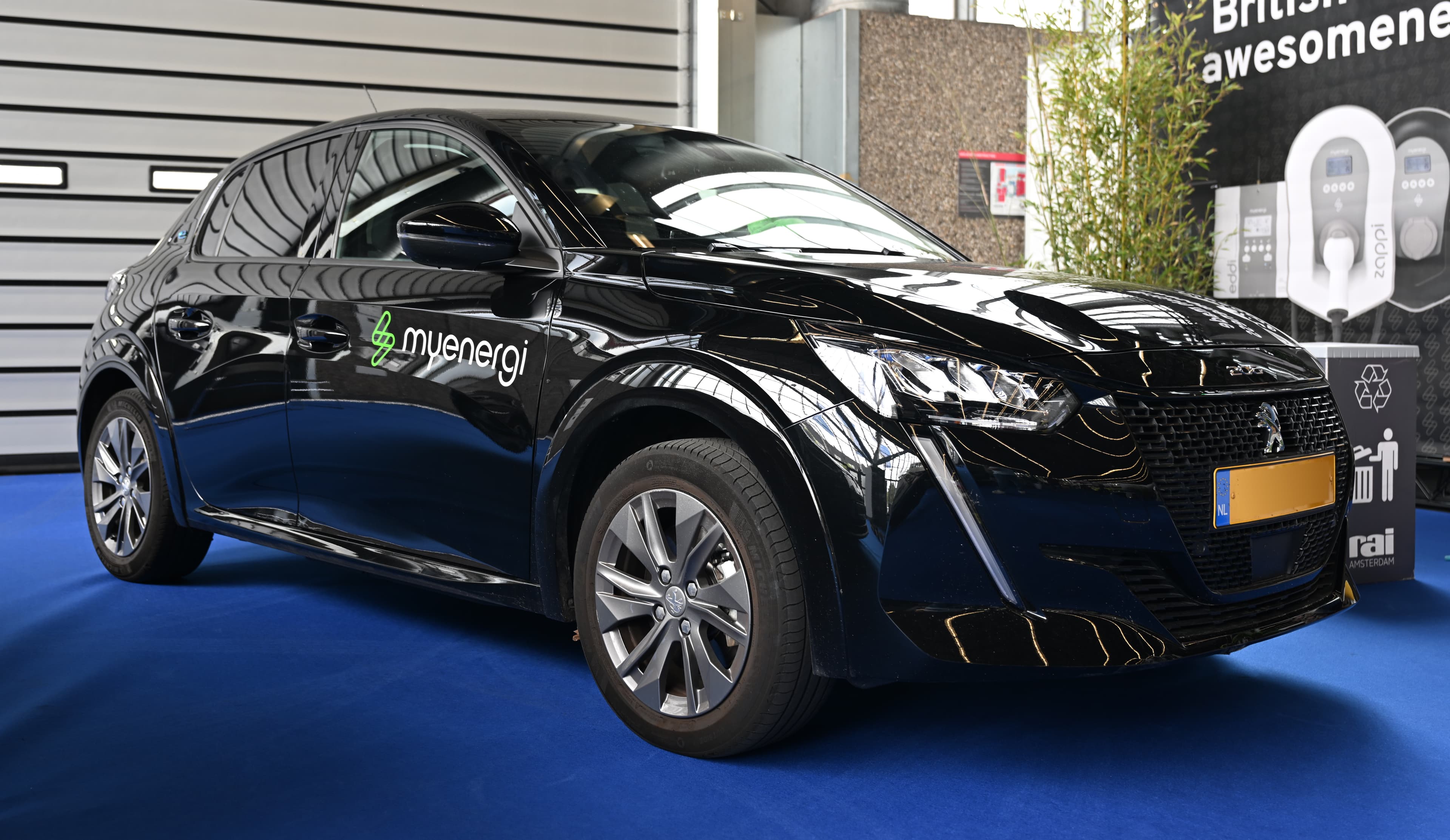 PEUGEOT e-208 — photo 2