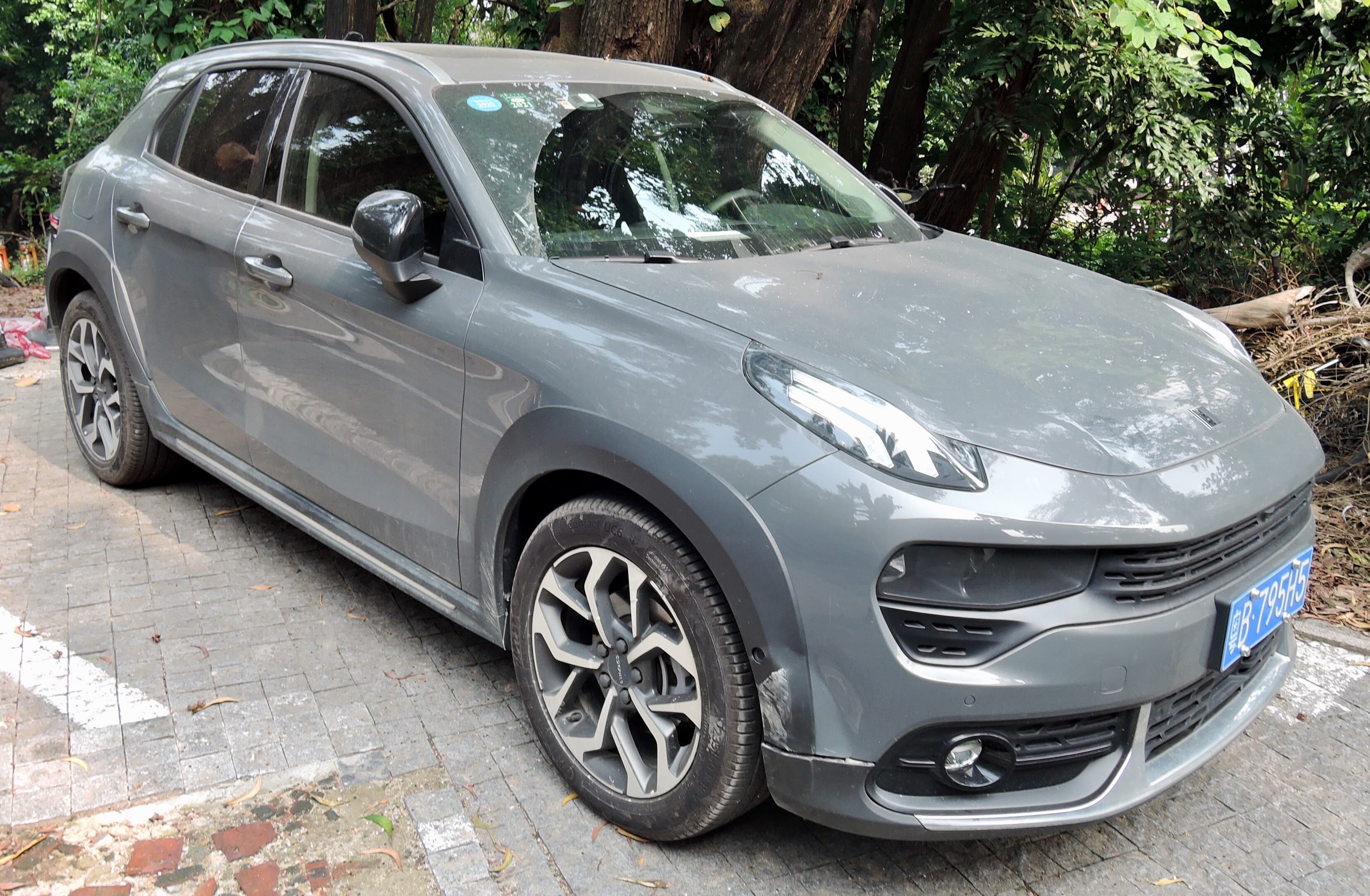 LYNK & CO 02