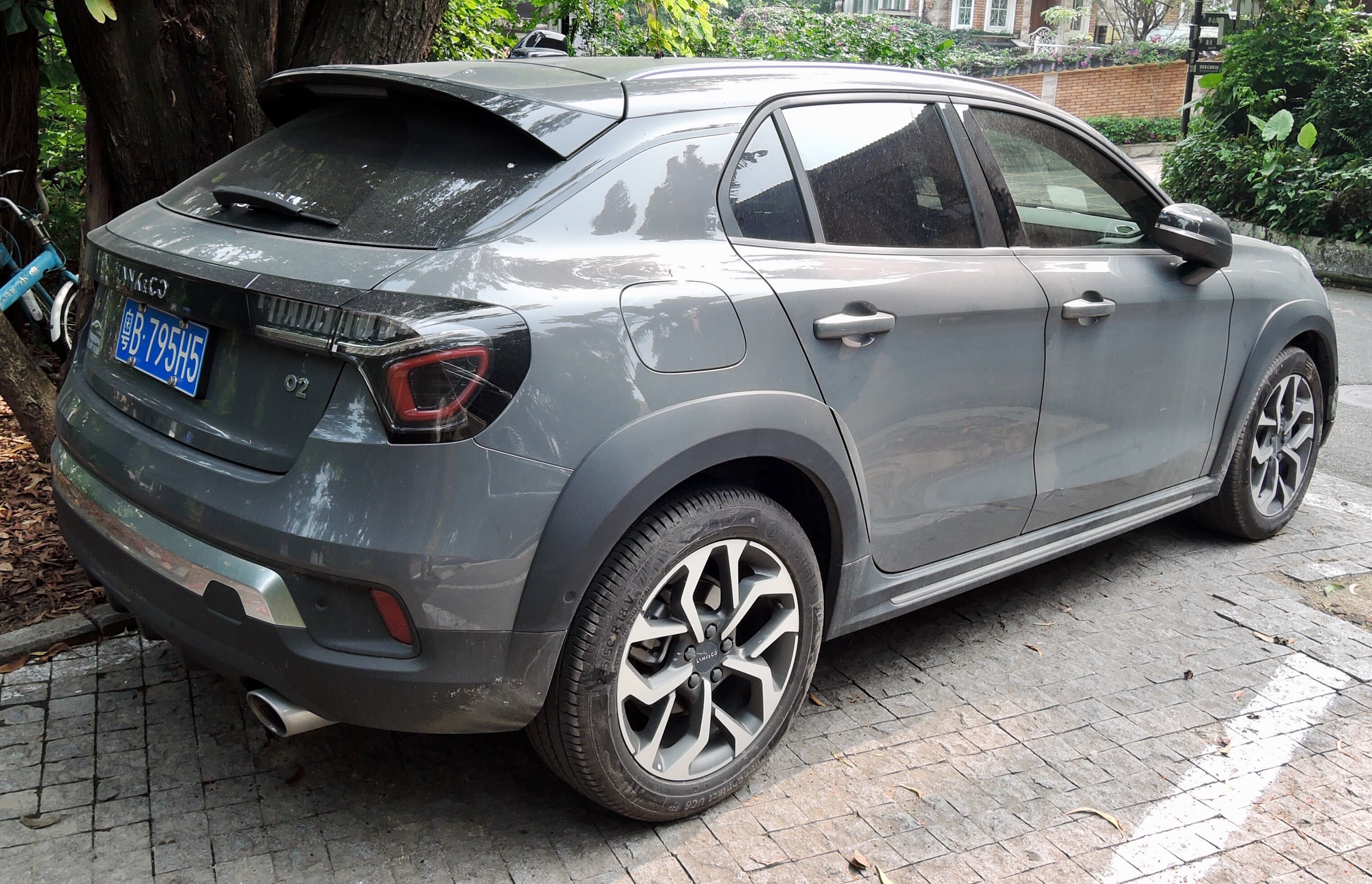 LYNK & CO 02 — photo 1