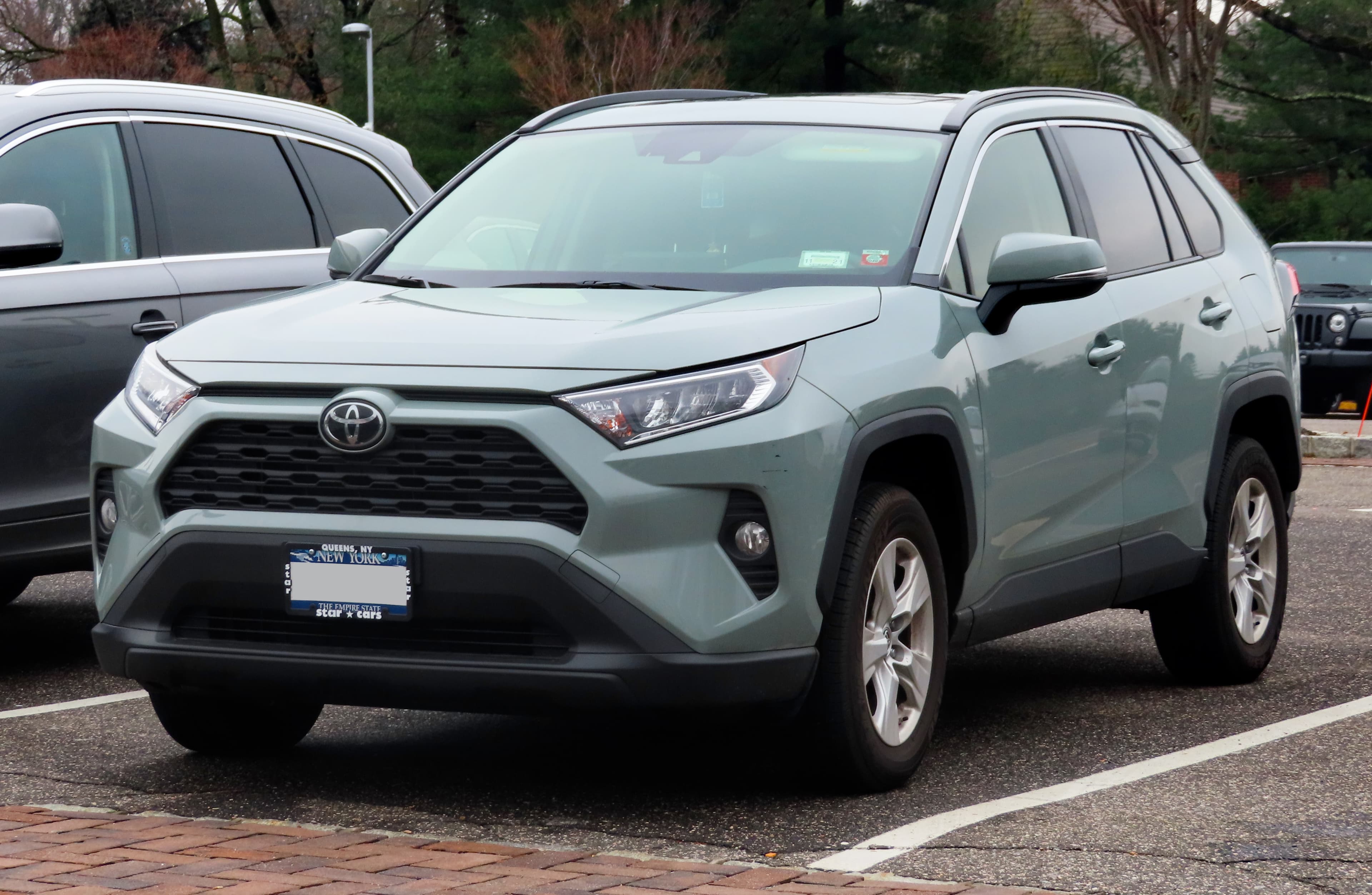 TOYOTA RAV 4 — photo 1