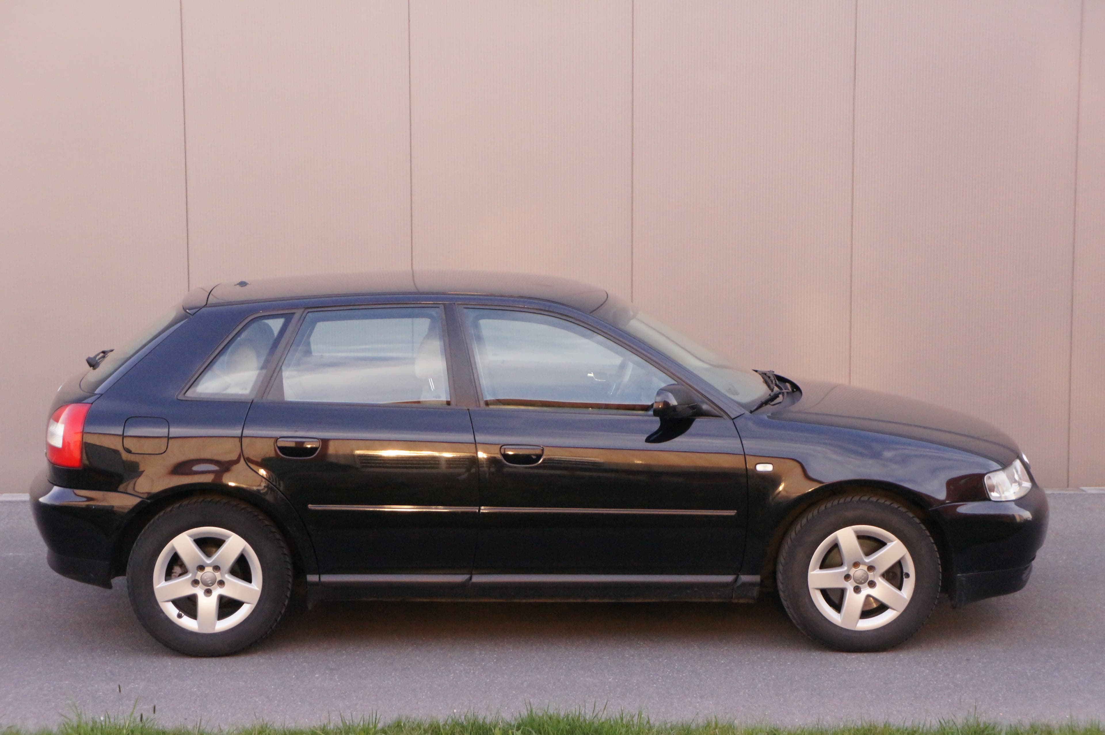 AUDI A3 Sportback — photo 1