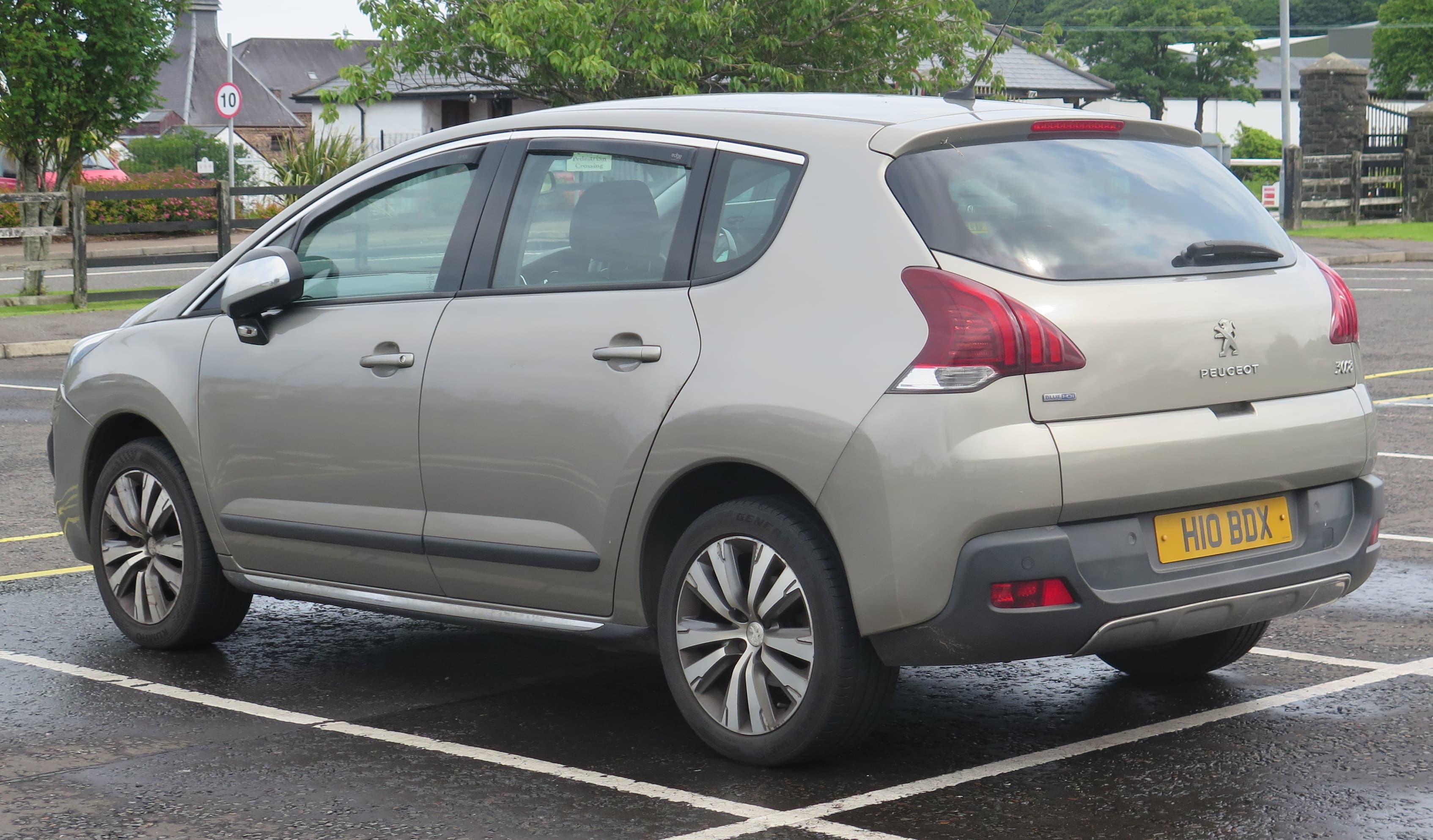 PEUGEOT 3008 — photo 2