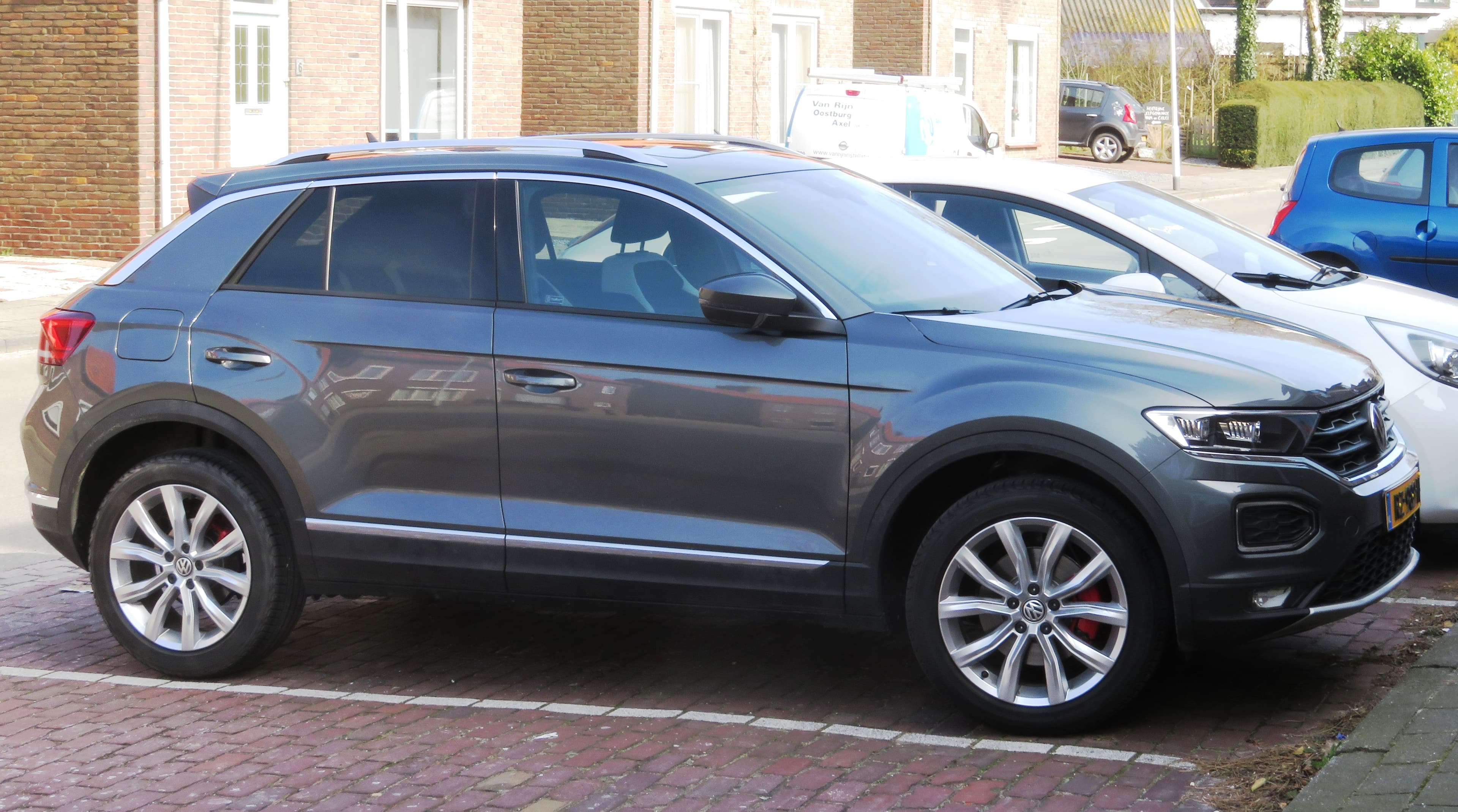 VOLKSWAGEN T-ROC — photo 1