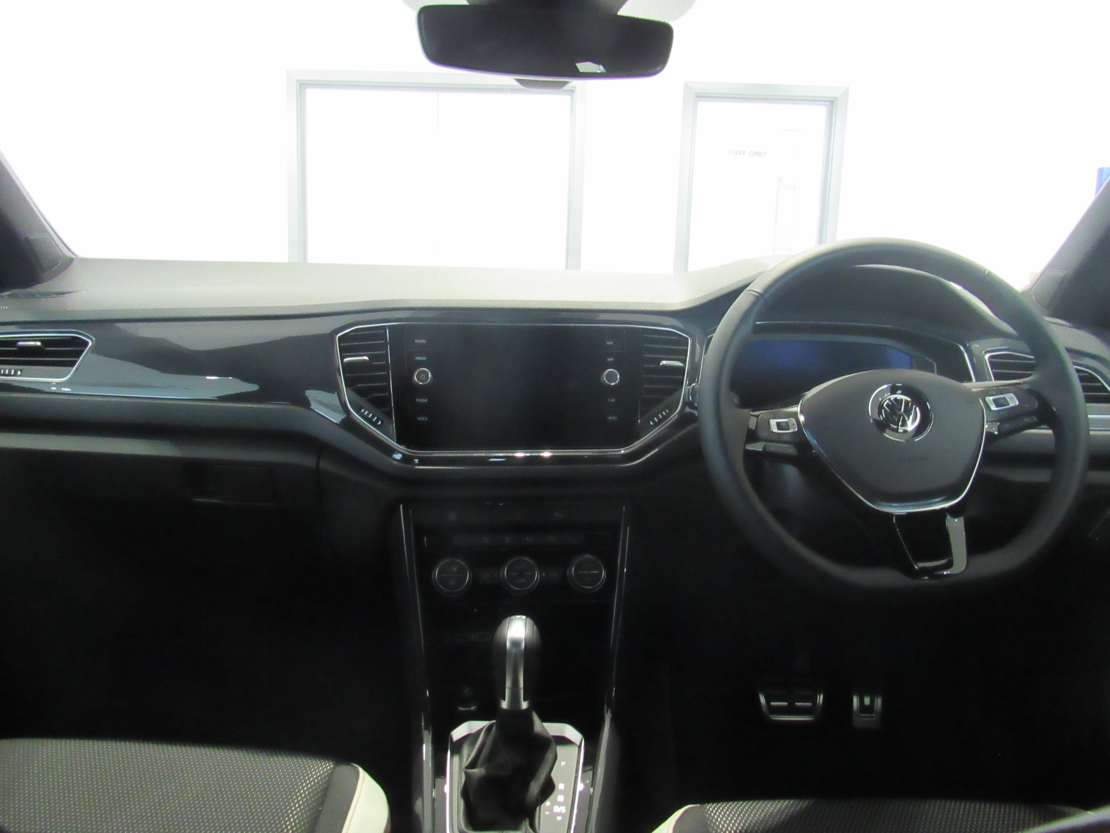 VOLKSWAGEN T-ROC — photo 1