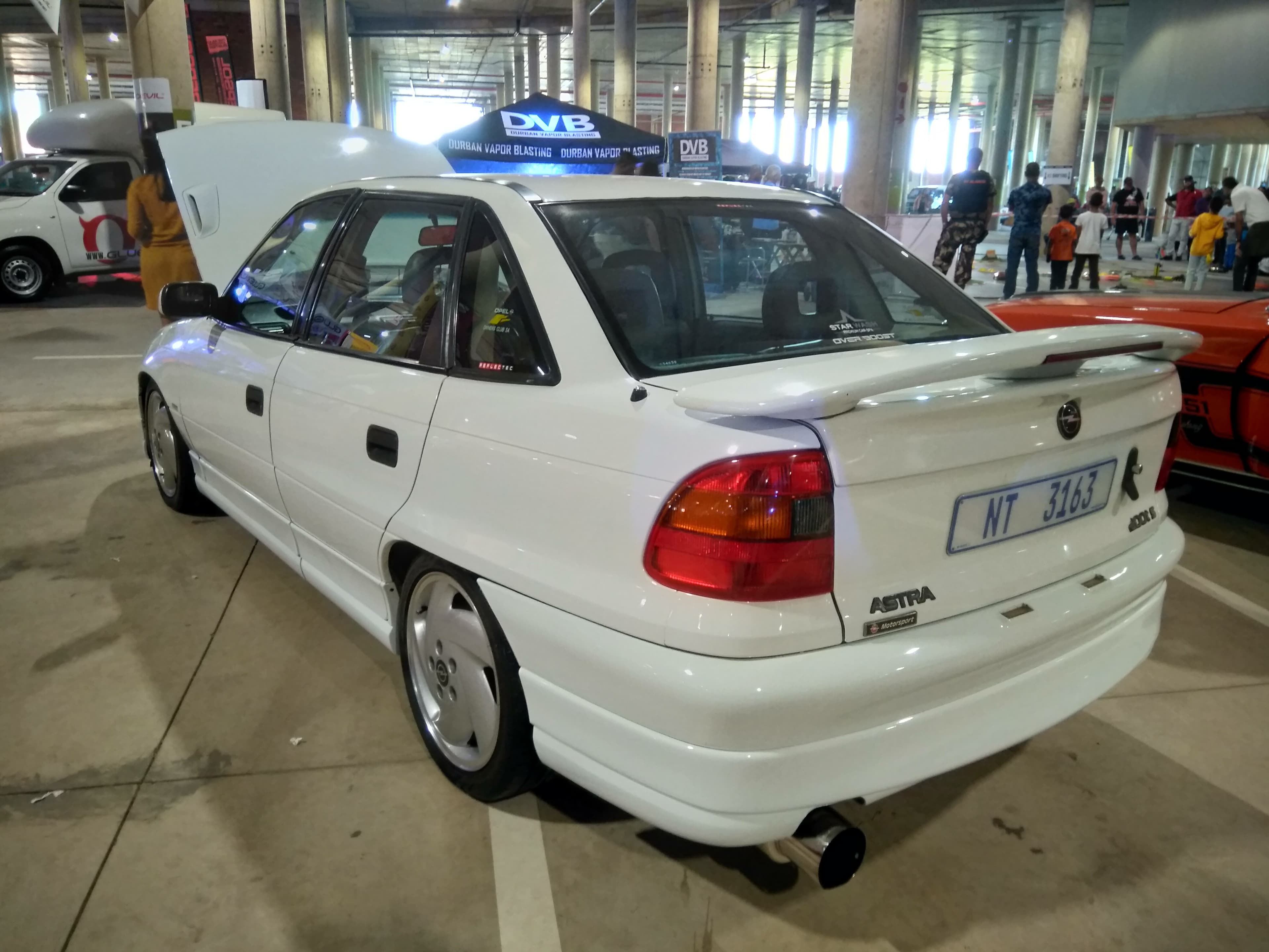OPEL Astra — photo 2