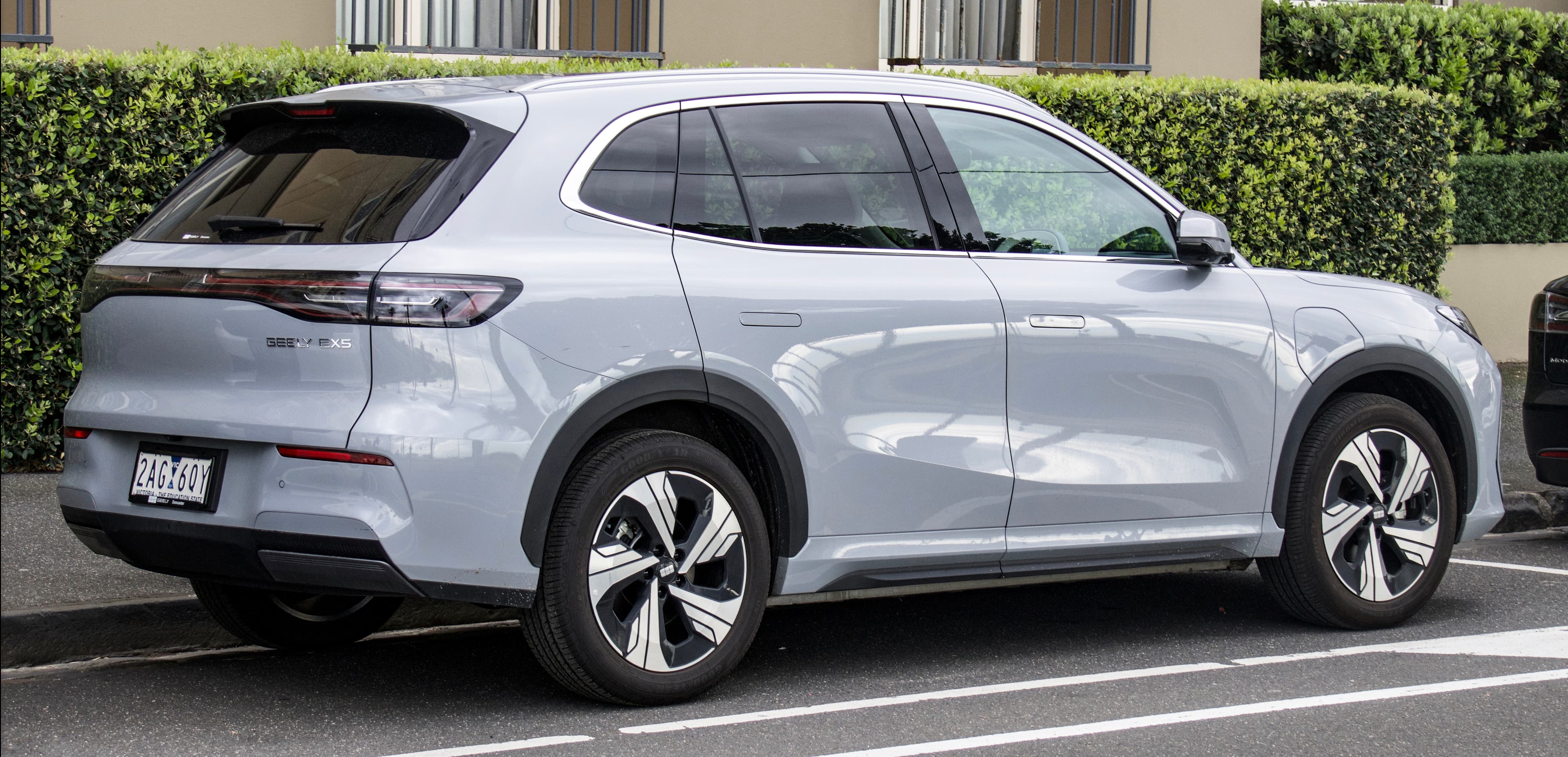 GEELY EX5 PHEV — photo 1