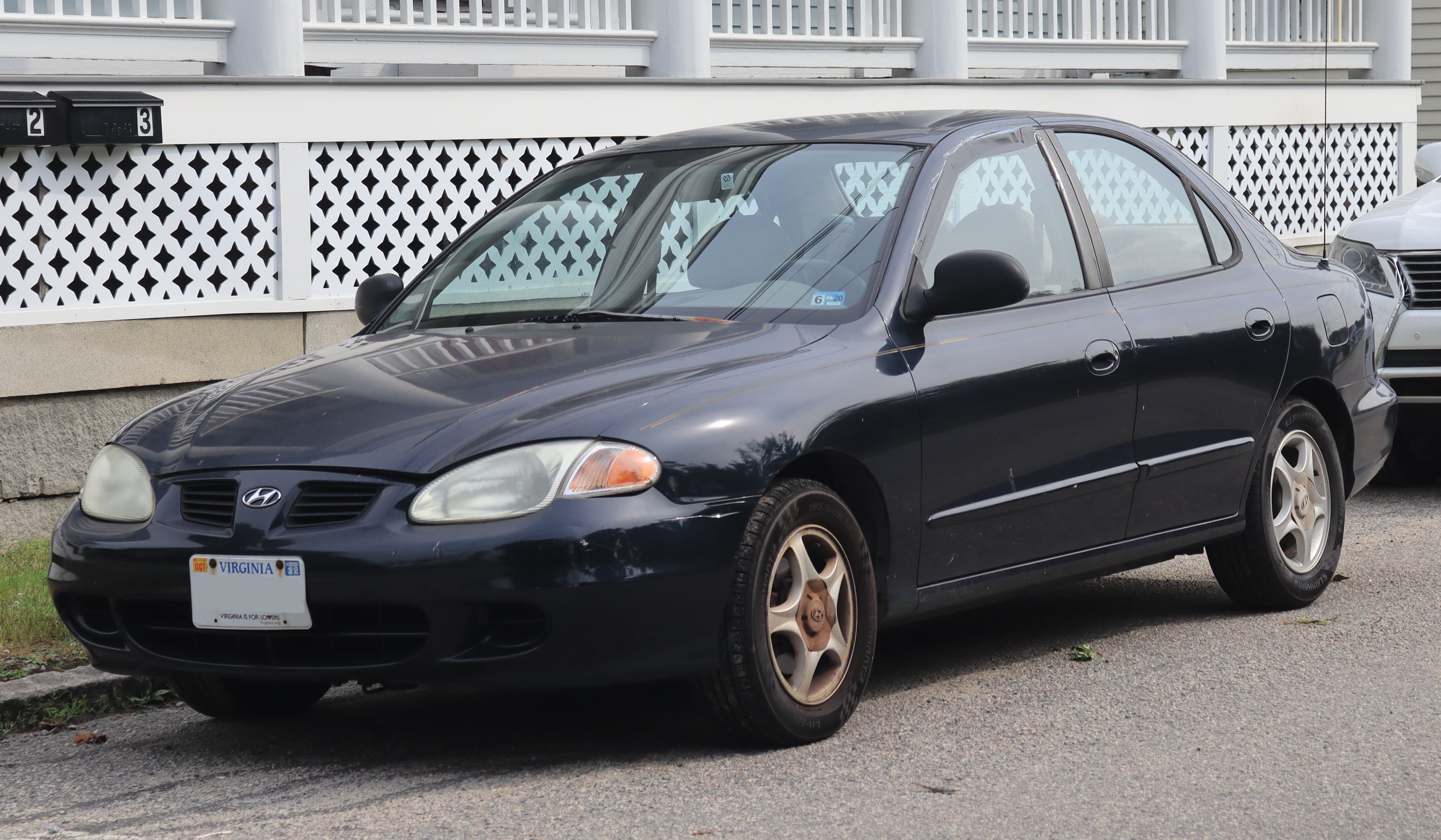 HYUNDAI Elantra