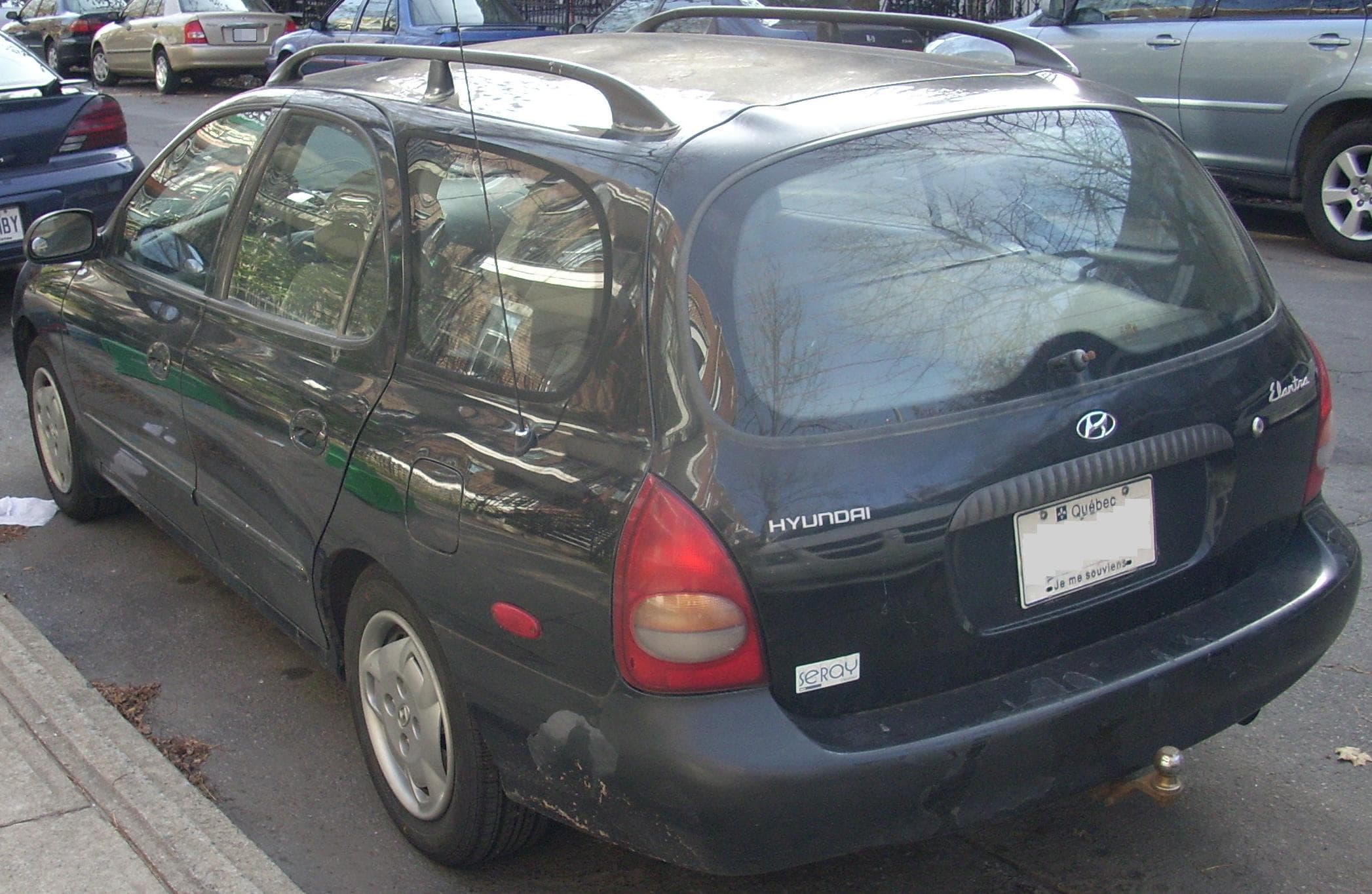 HYUNDAI Elantra — photo 3