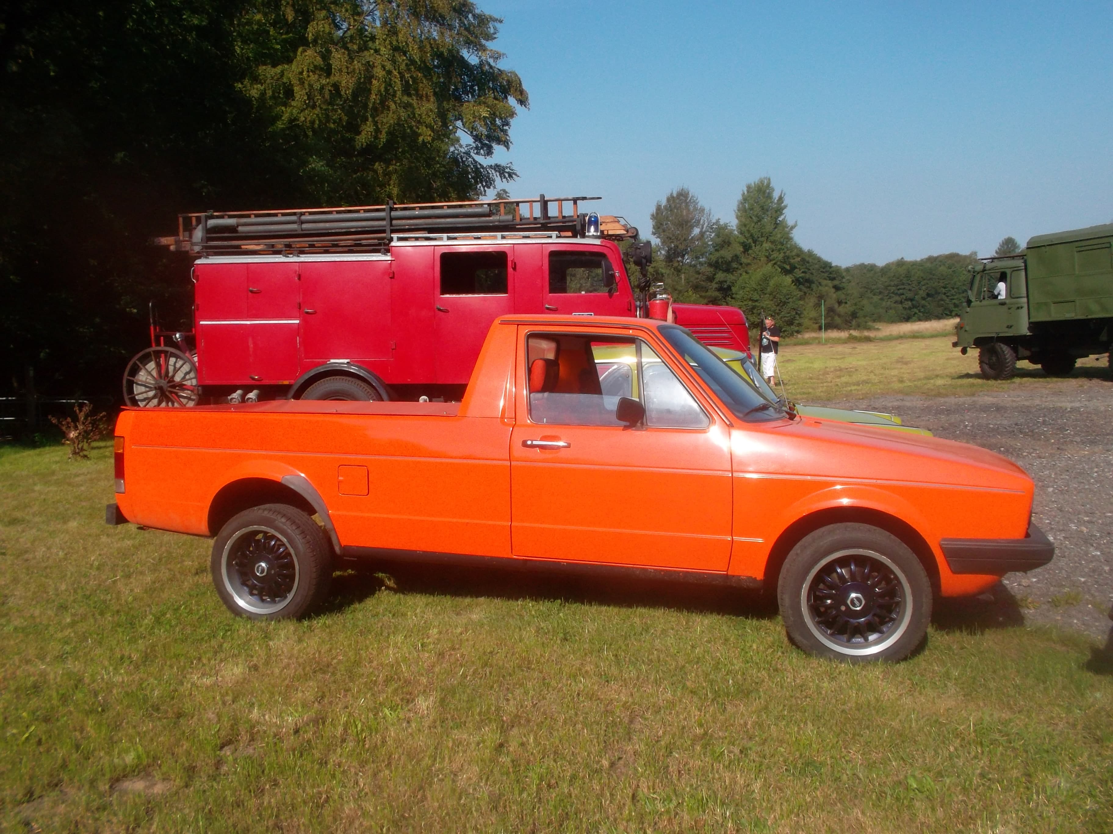 VOLKSWAGEN Caddy — photo 2