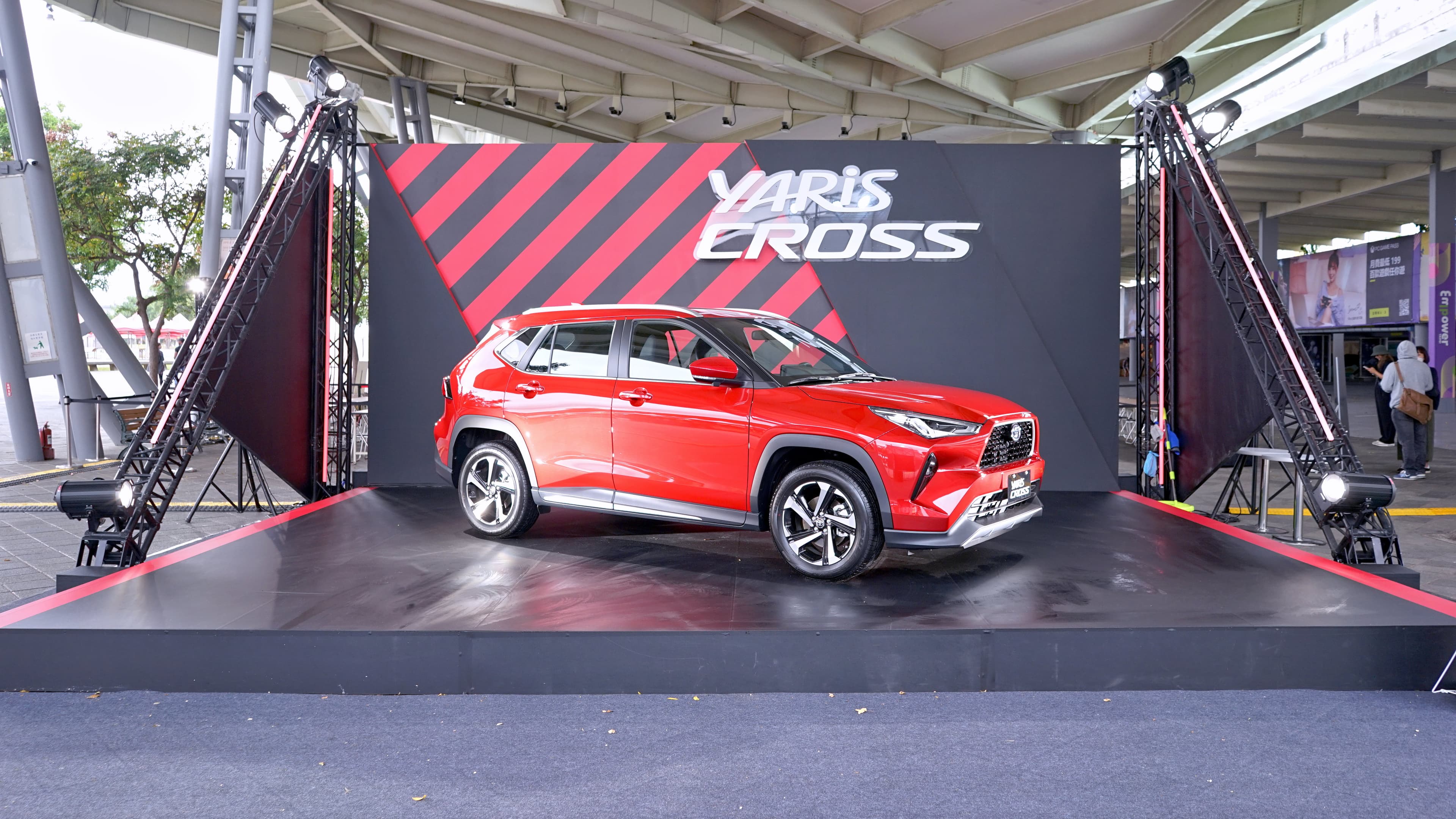 TOYOTA Yaris Cross — photo 2