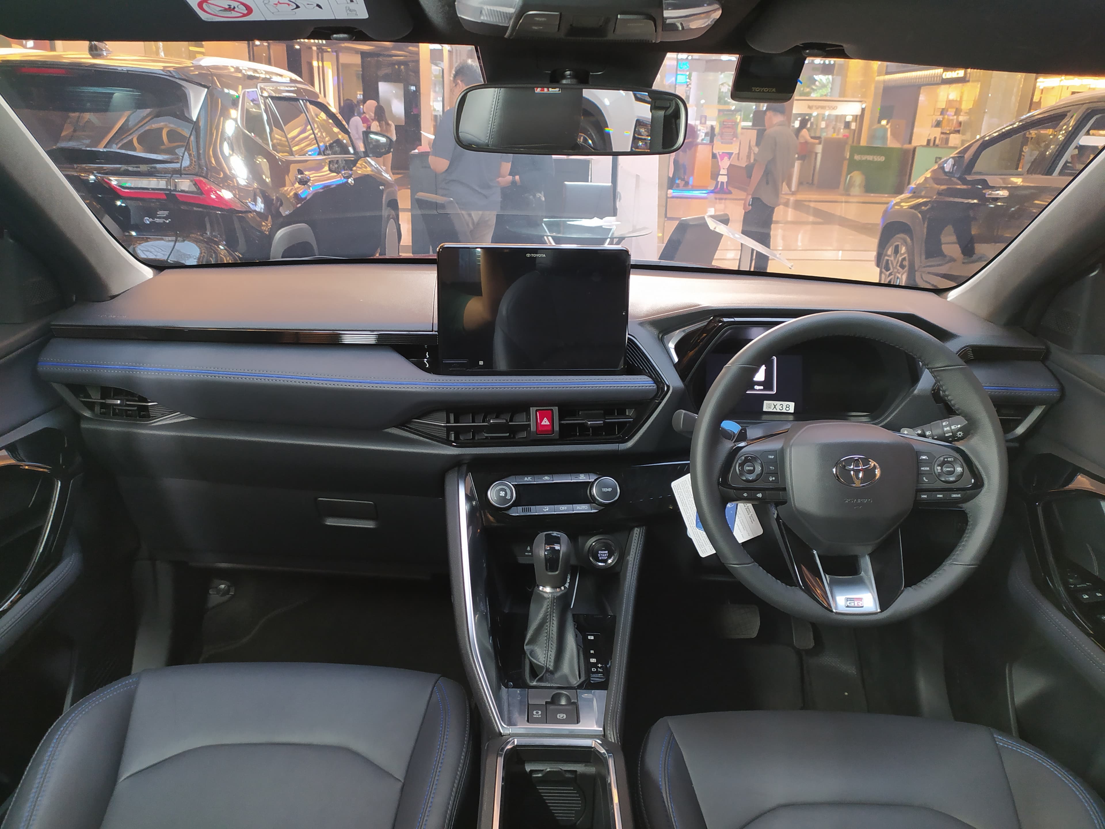 TOYOTA Yaris Cross — photo 1