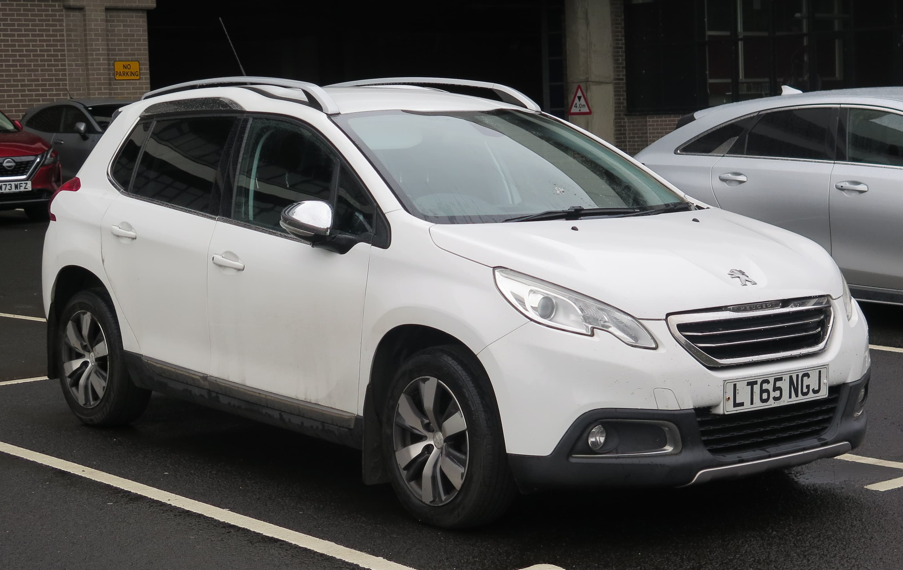 PEUGEOT 2008