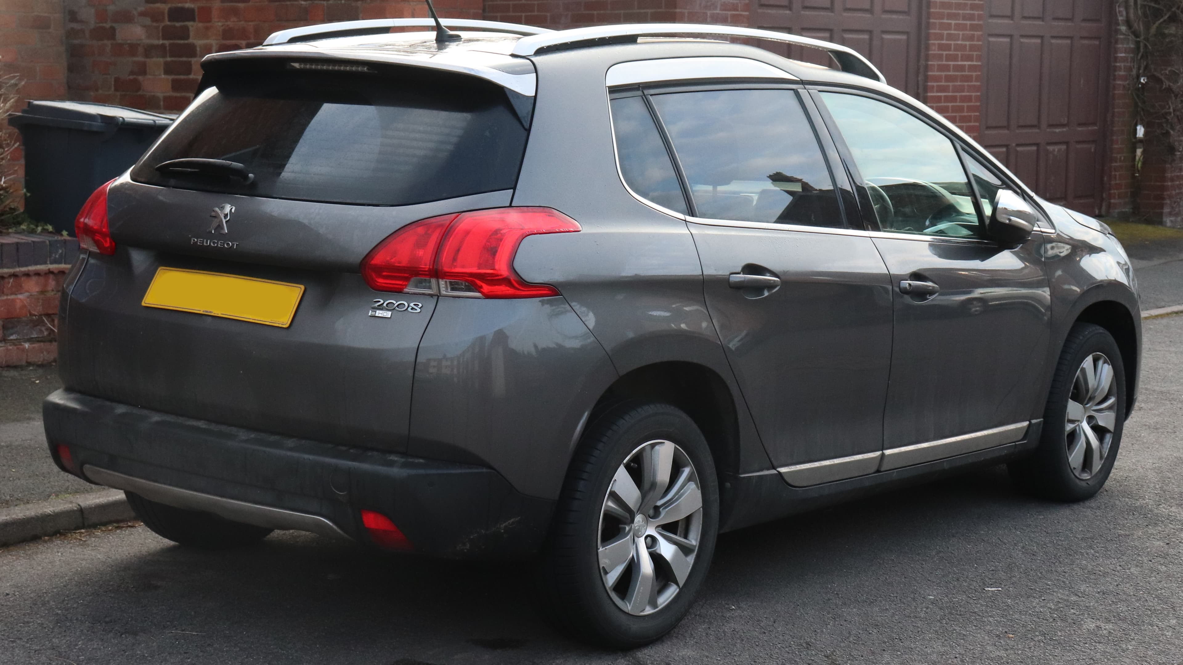 PEUGEOT 2008 — photo 3