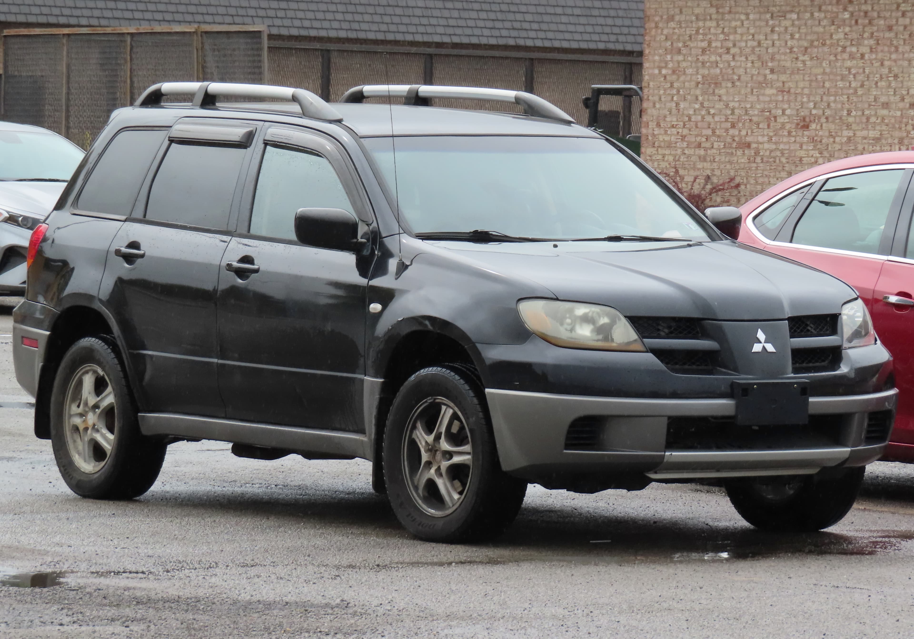 MITSUBISHI Outlander