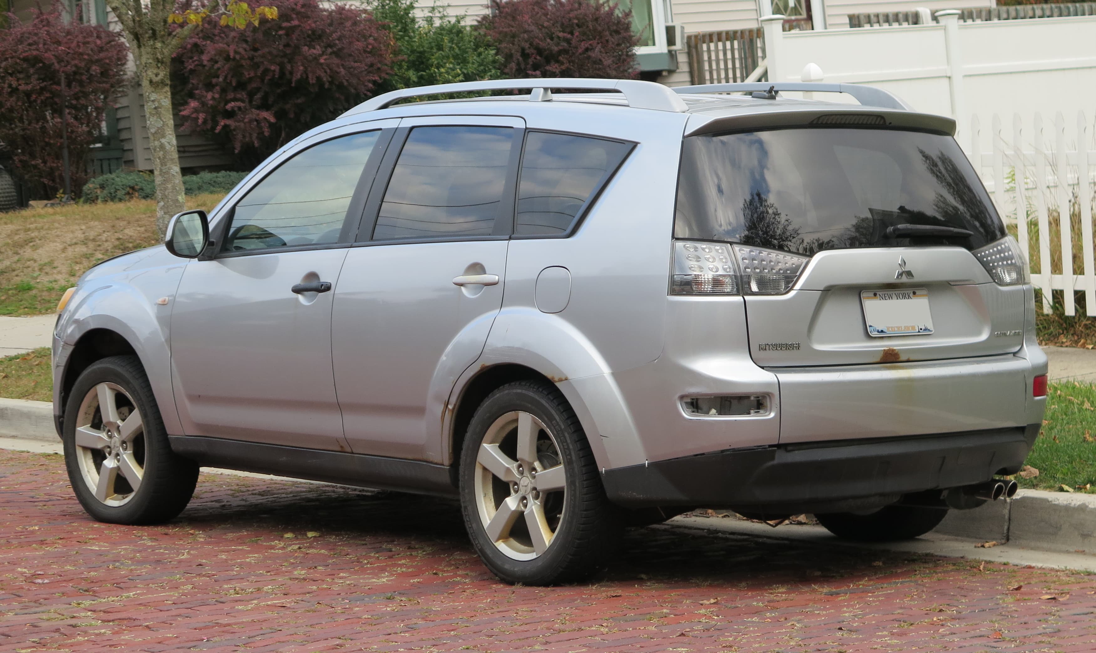 MITSUBISHI Outlander — photo 3