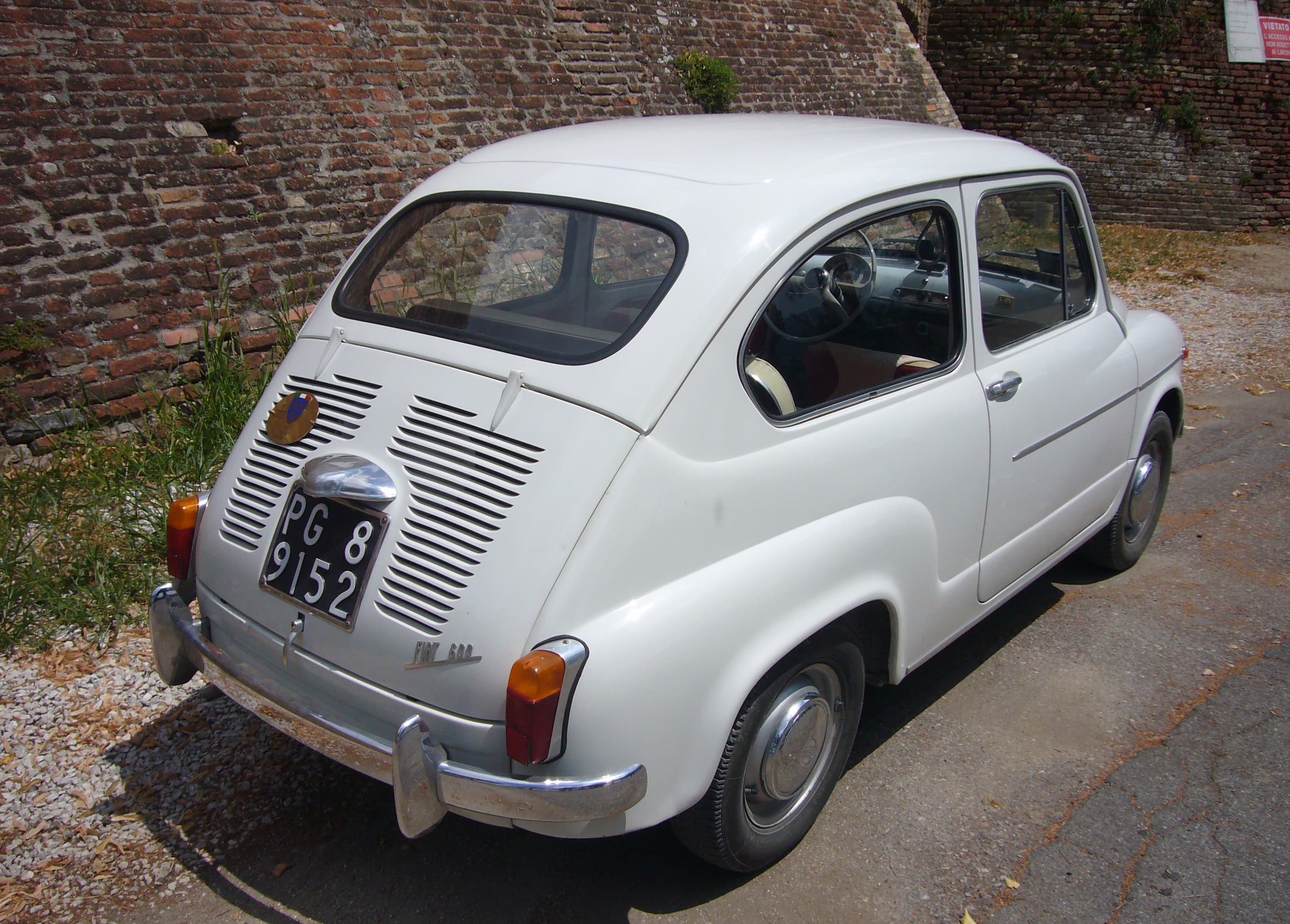 FIAT 600 — photo 1