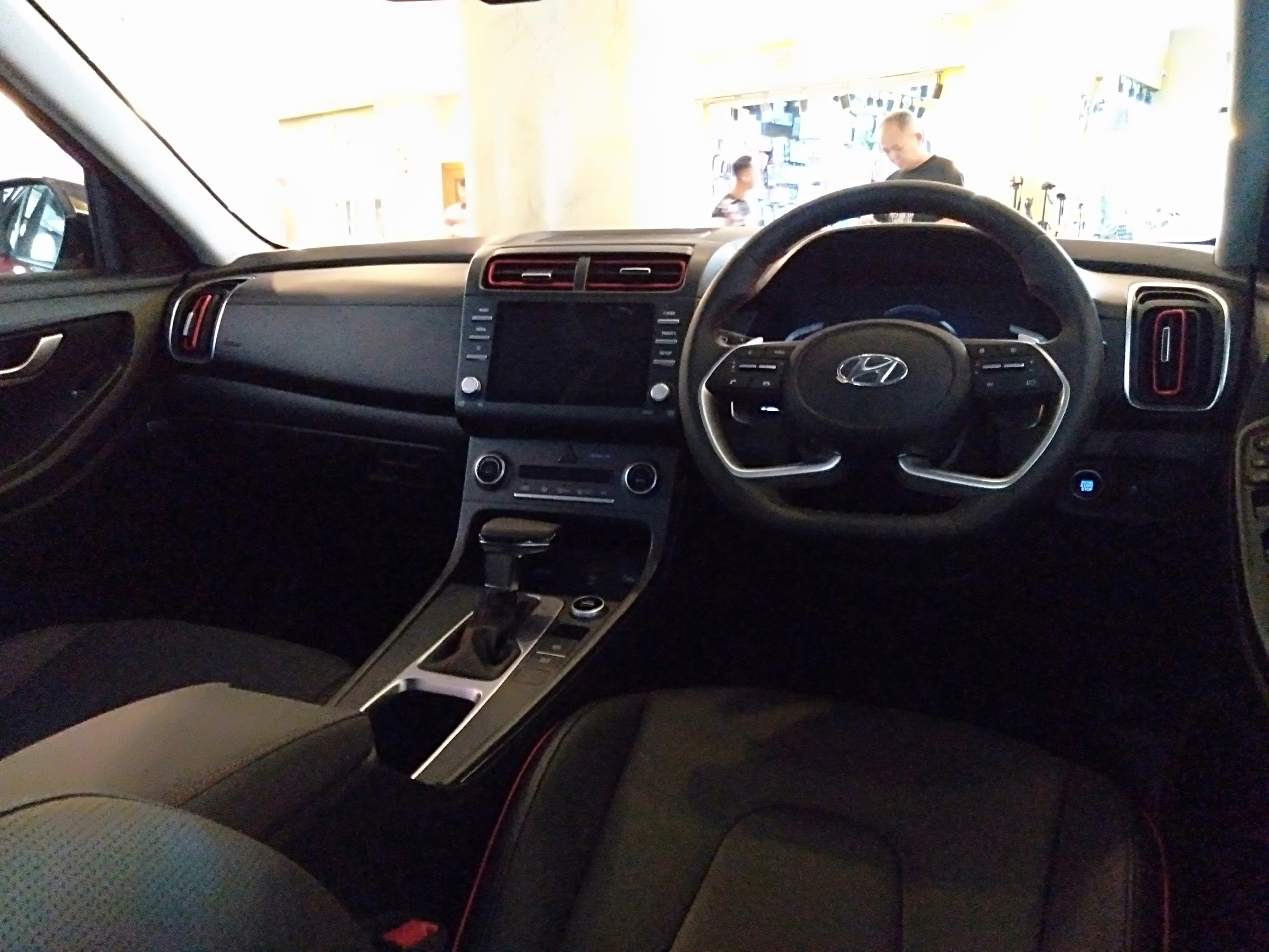 HYUNDAI Creta — photo 1