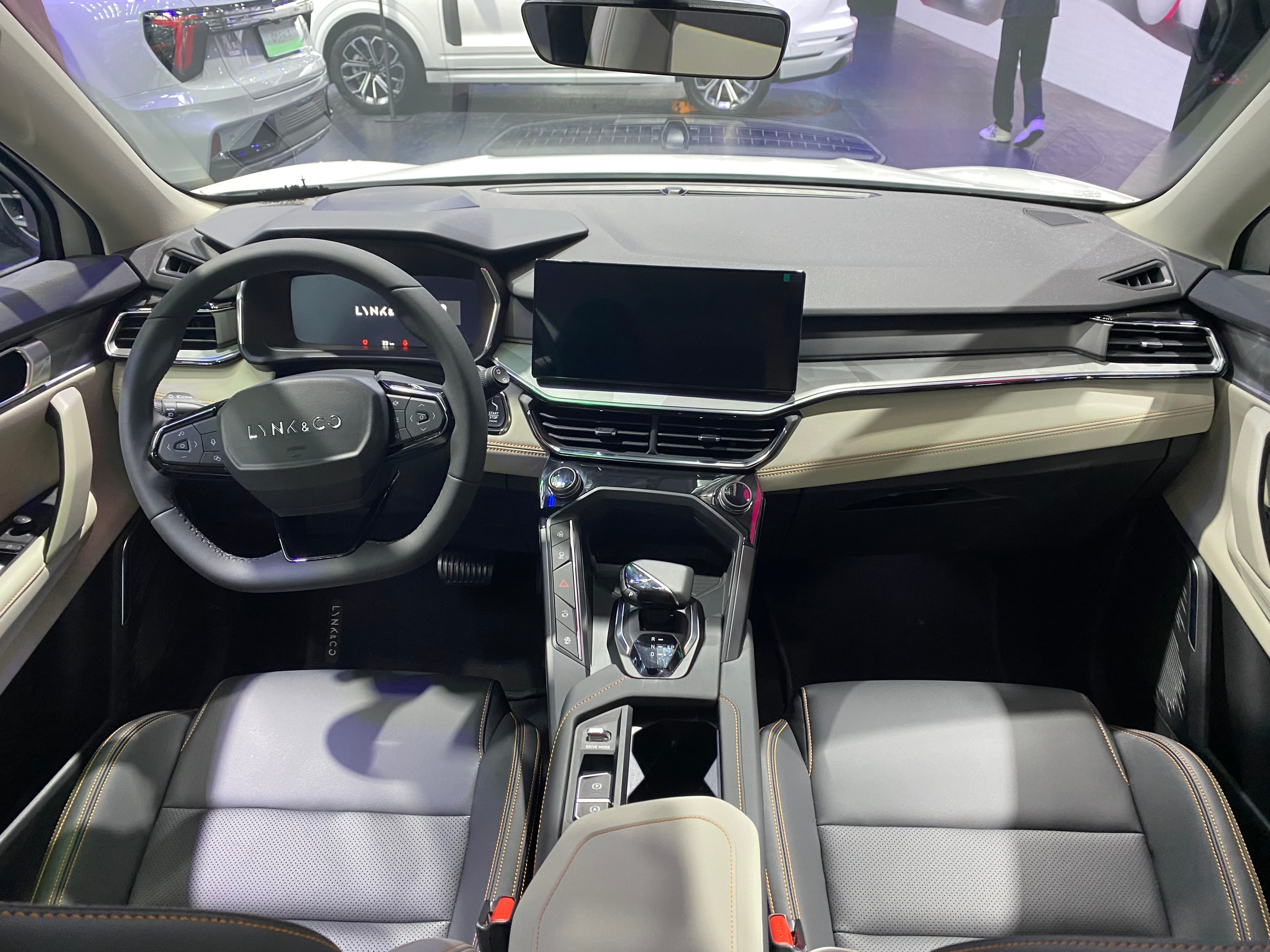 LYNK & CO 06 — photo 1